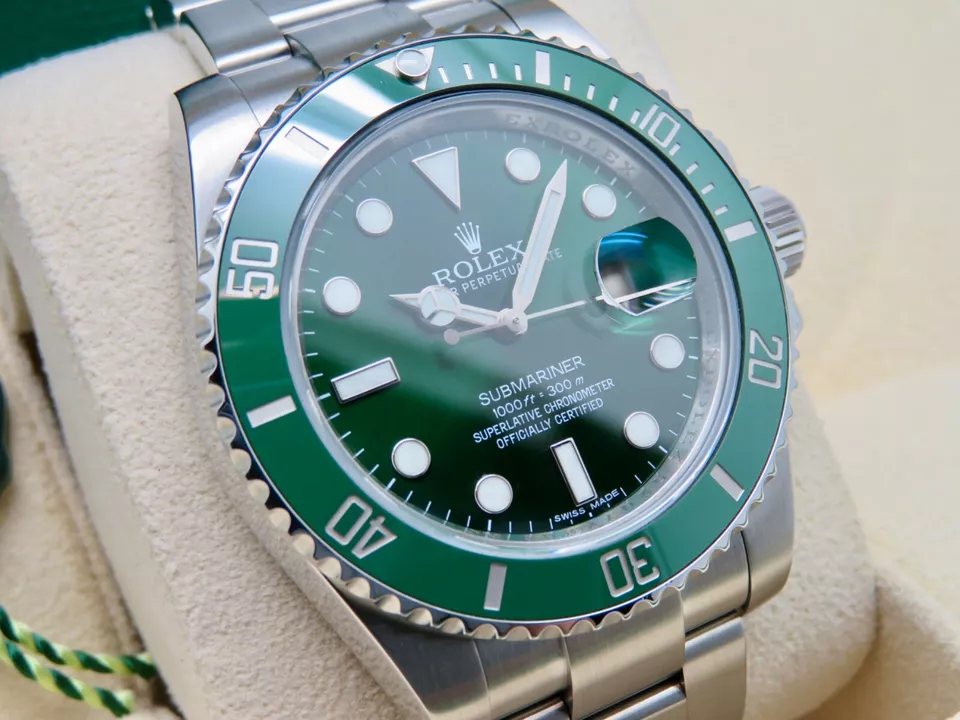 Rolex Submariner Hulk 116610LV 40mm C.2010-2016 with Box Hangtag & Service Card - Image 5