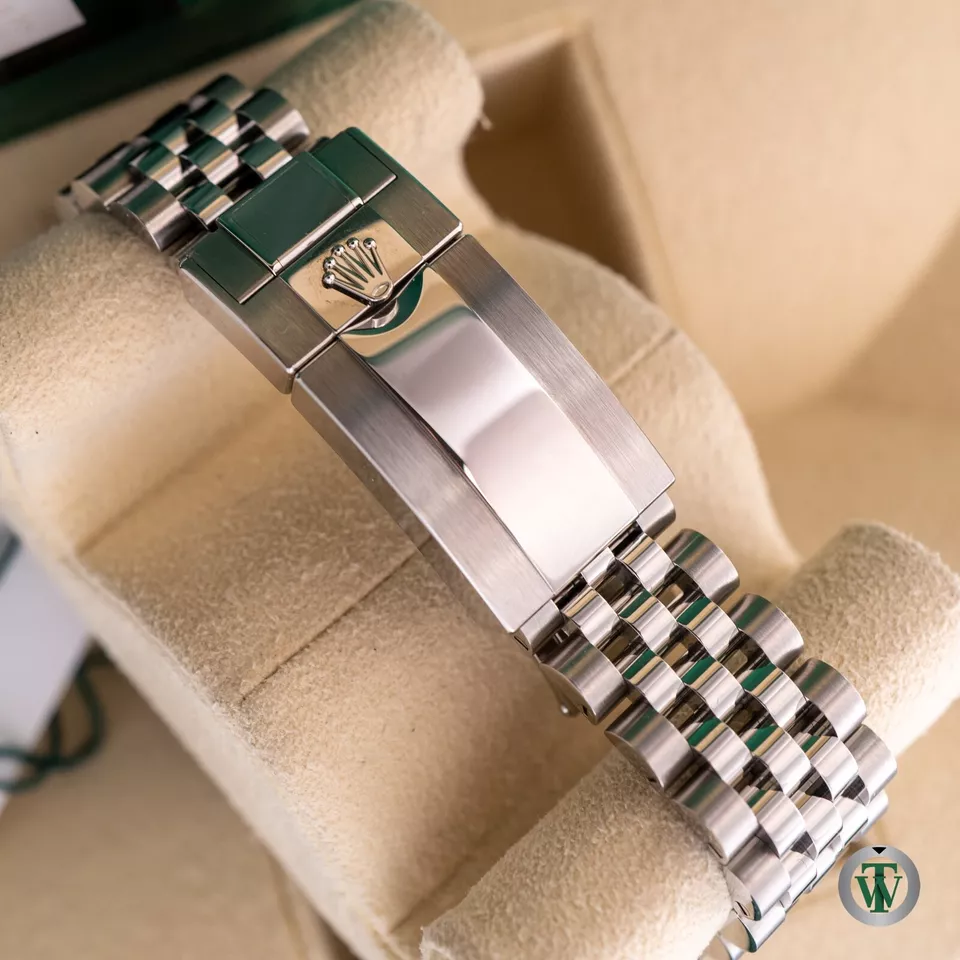 ROLEX GMT-MASTER II 126710 BLNR BATMAN JUBILEE NEVER WORN 2024 - Image 6