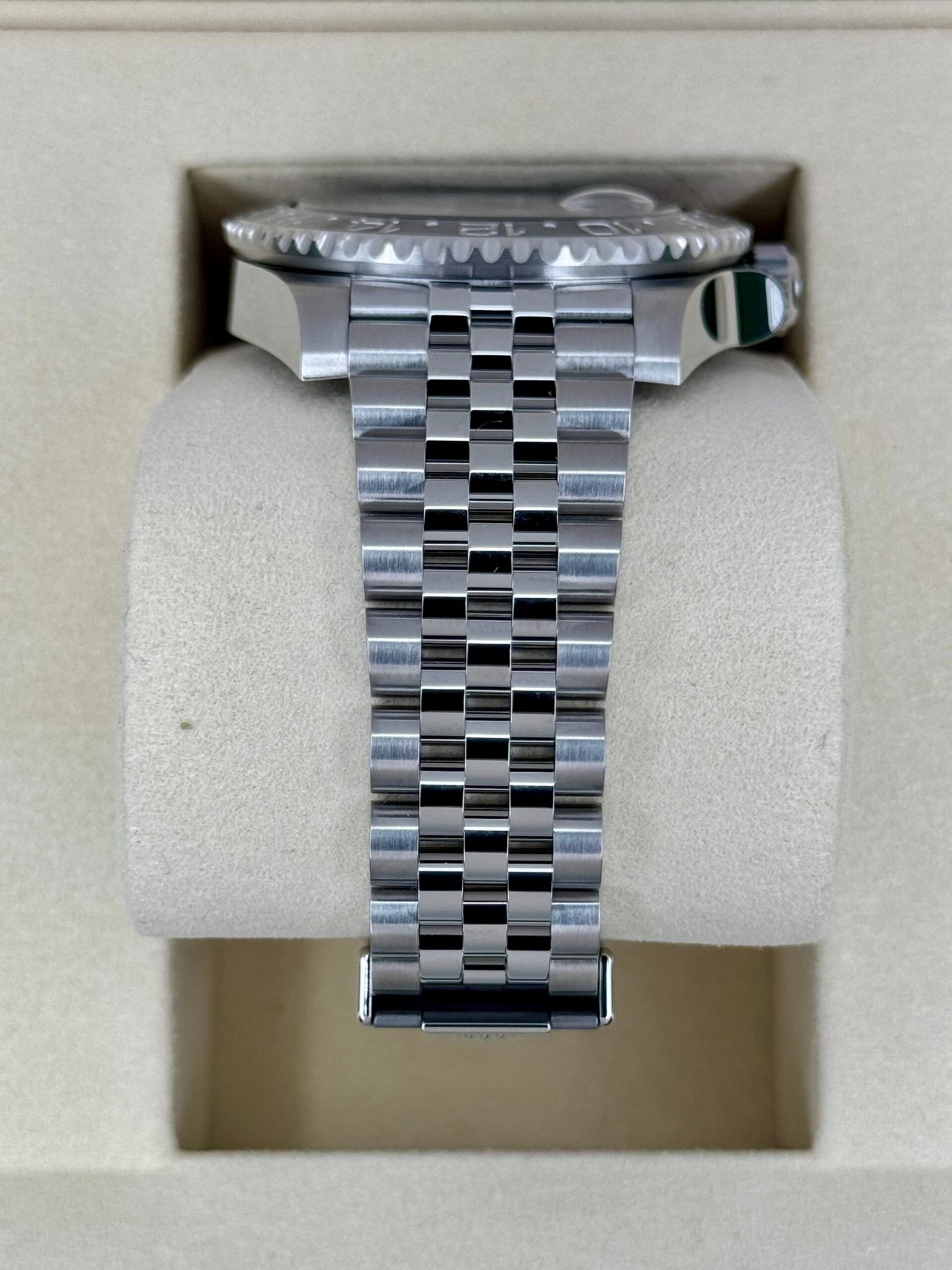 2025 Rolex GMT-Master II “Bruce Wayne” 40mm 126710GRNR Jubilee (Unworn) - Image 3