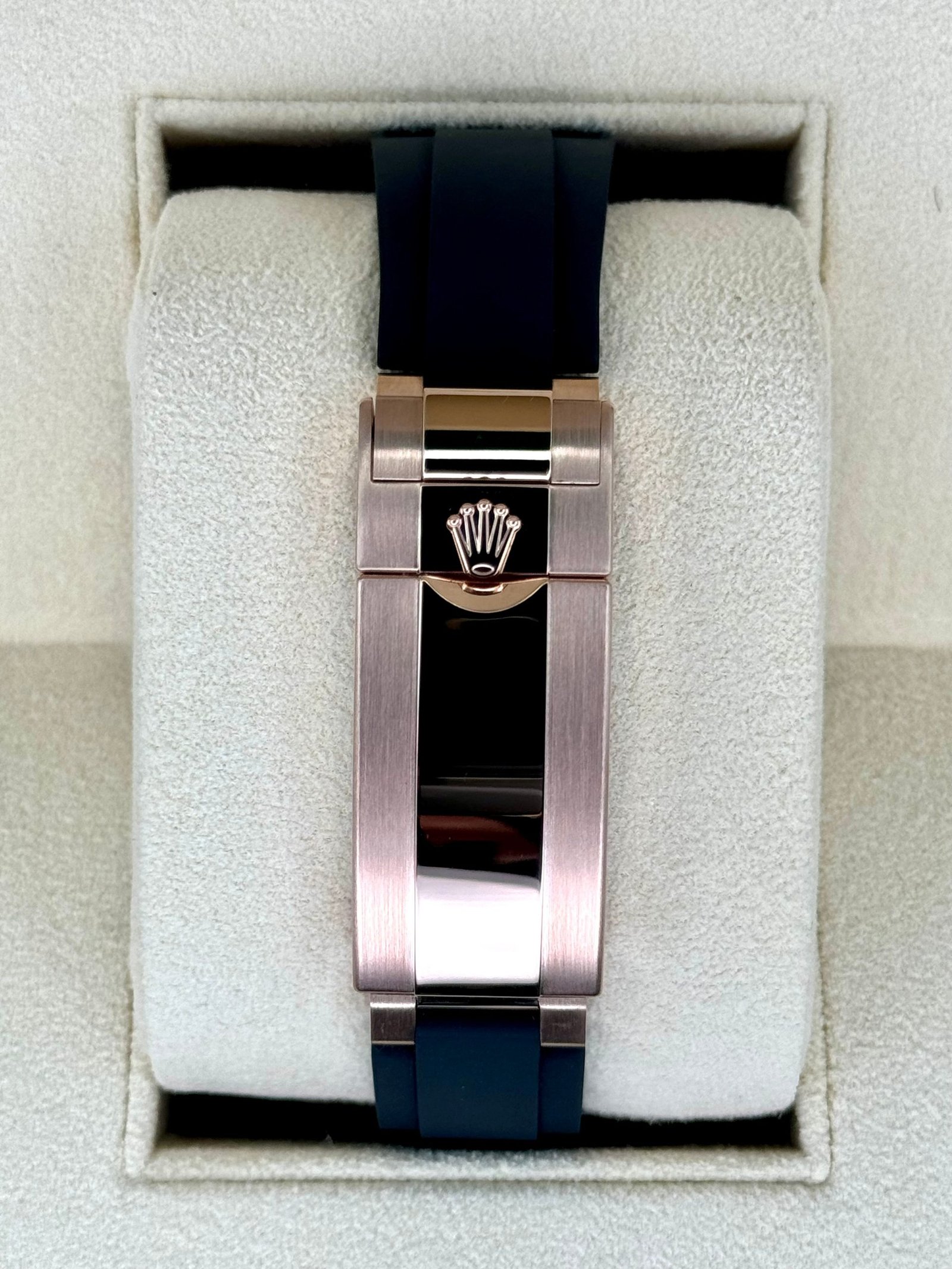 2025 Rolex Daytona 40mm 126515LN Rose Gold Oysterflex Black Dial (Unworn) - Image 2