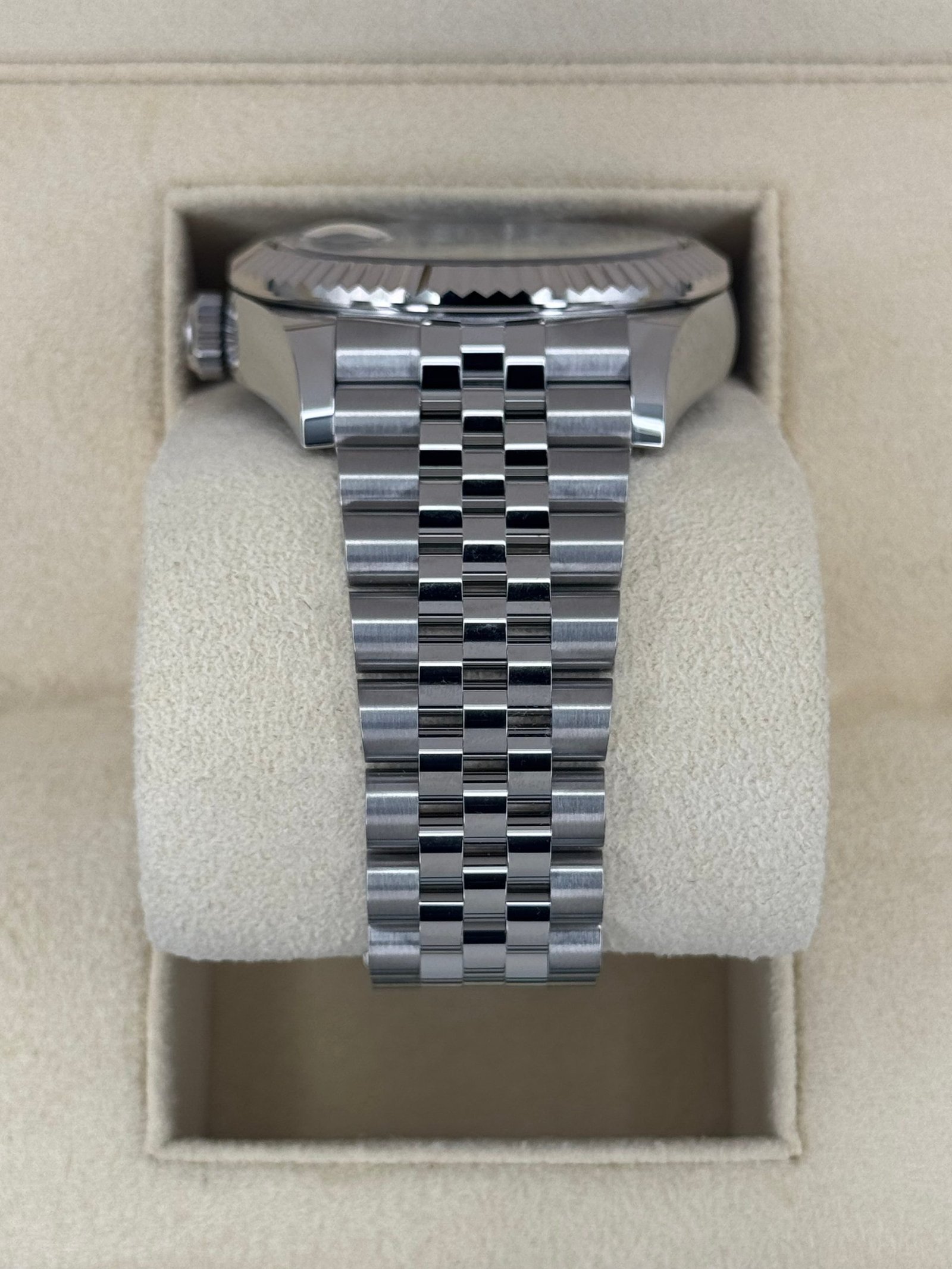 2025 Rolex Sky-Dweller 42mm 336934 Jubilee Black Dial (Unworn) - Image 3
