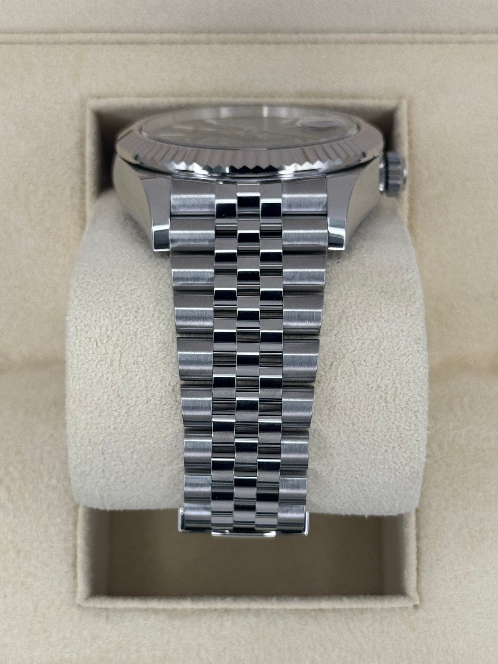2025 Rolex Sky-Dweller 42mm 336934 Jubilee Black Dial (Unworn) - Image 4