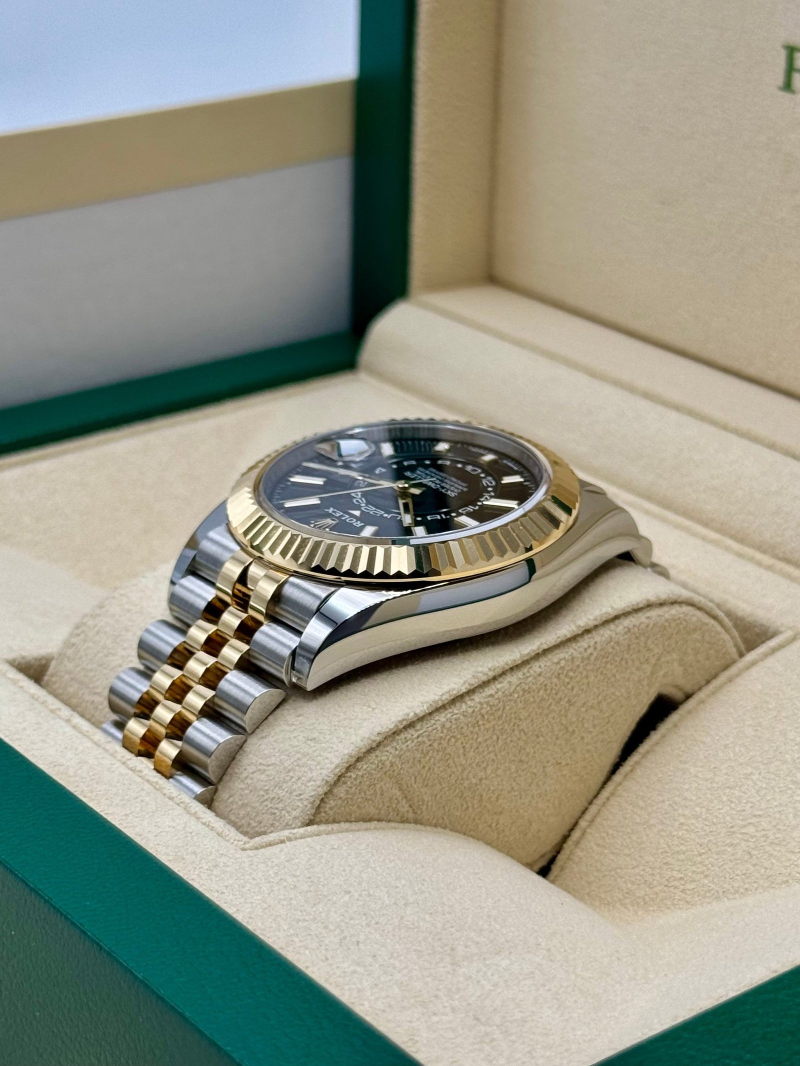 2025 Rolex Sky-Dweller 42mm 336933 Jubilee Black Dial (Unworn) - Image 7