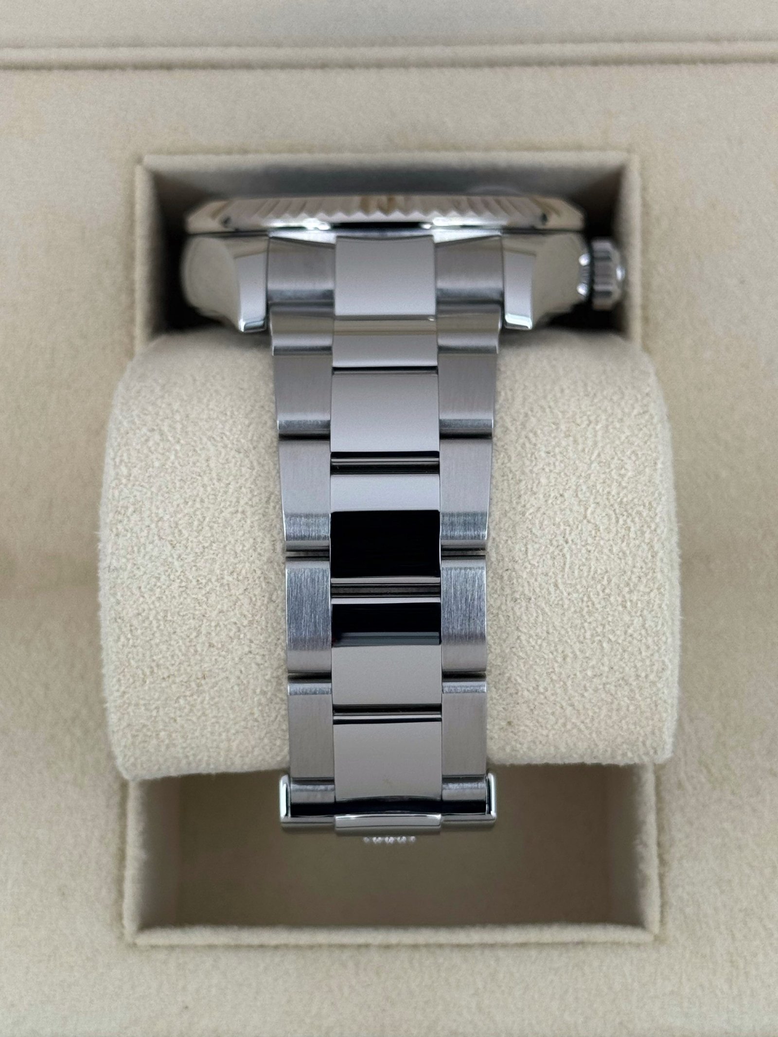 2023 Rolex Sky-Dweller 42mm 326934 Oyster Blue Dial - Image 3