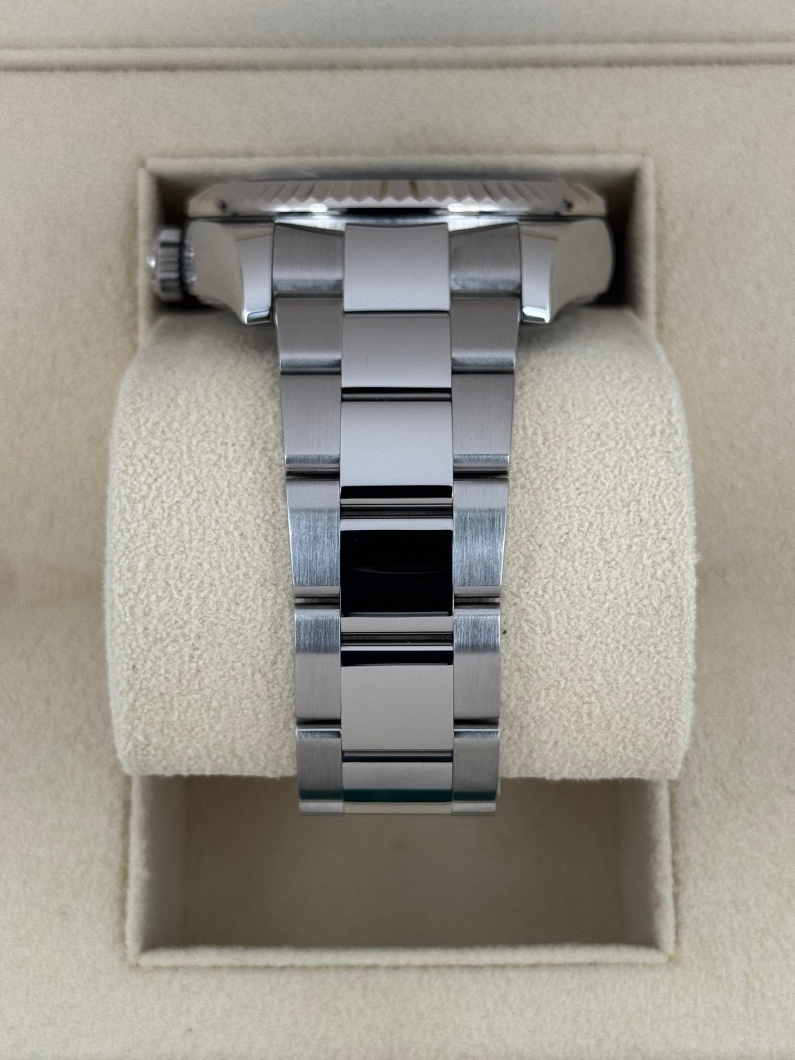 2023 Rolex Sky-Dweller 42mm 326934 Oyster Blue Dial - Image 4