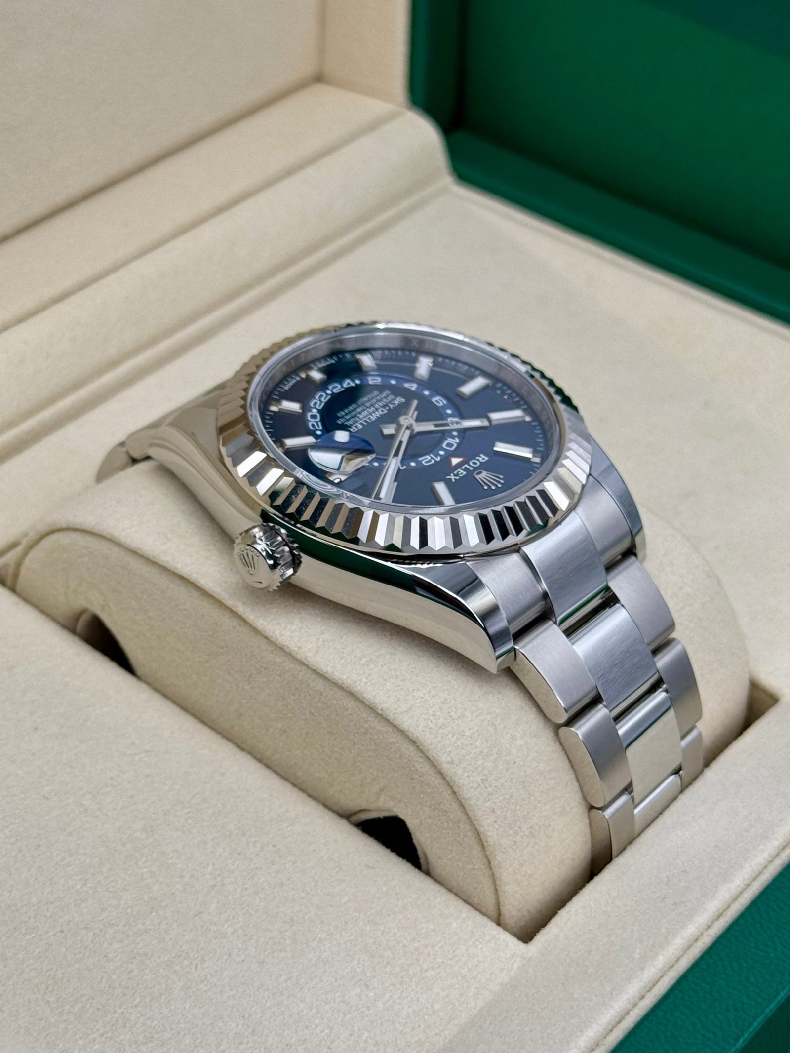 2025 Rolex Sky-Dweller 42mm 336934 Oyster Blue Dial (Unworn) - Image 8