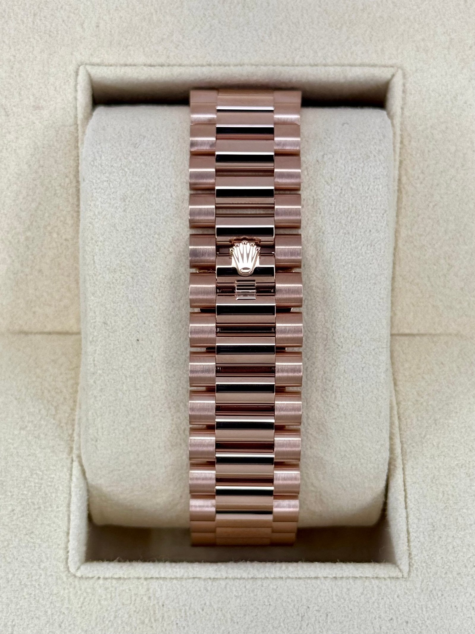 2025 Rolex Day-Date 40mm 228235 Presidential Rose Gold Olive Dial (Unworn) - Image 2