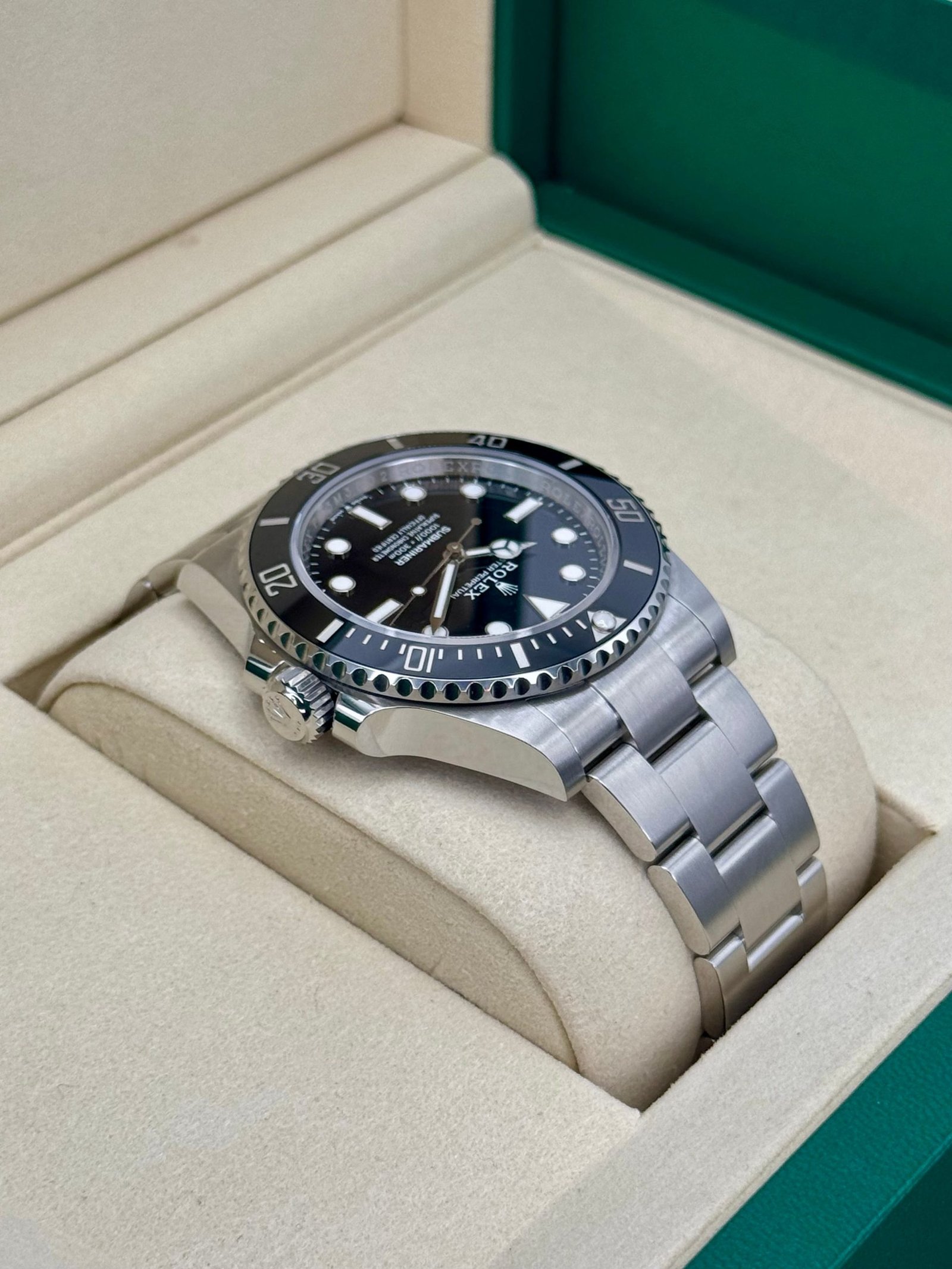 2025 Rolex Submariner 41mm 124060 Stainless Steel Black Dial (Unworn) - Image 8