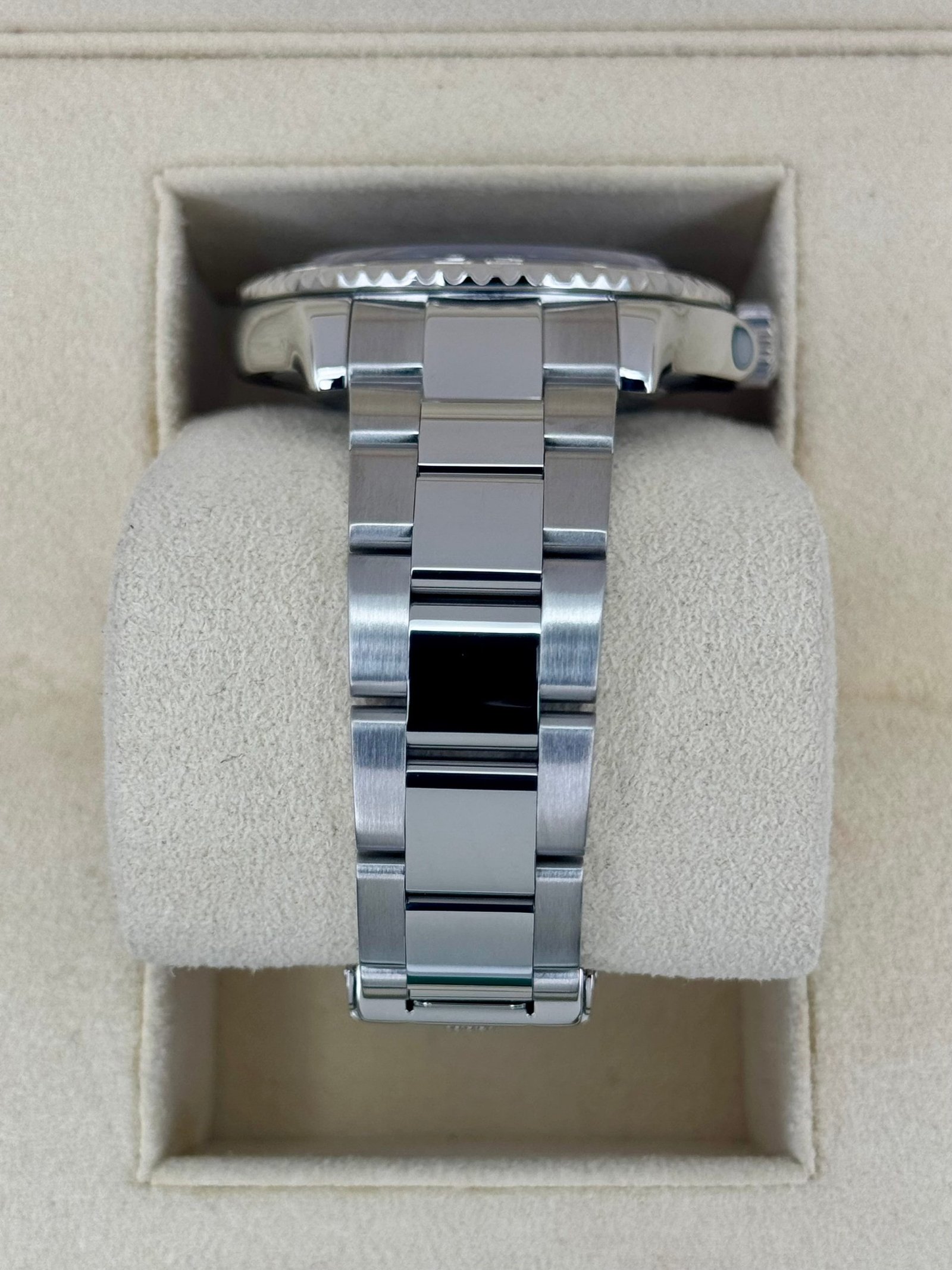 2010 Rolex Yacht-Master 40mm 16622 Platinum Bezel and Dial - Image 3