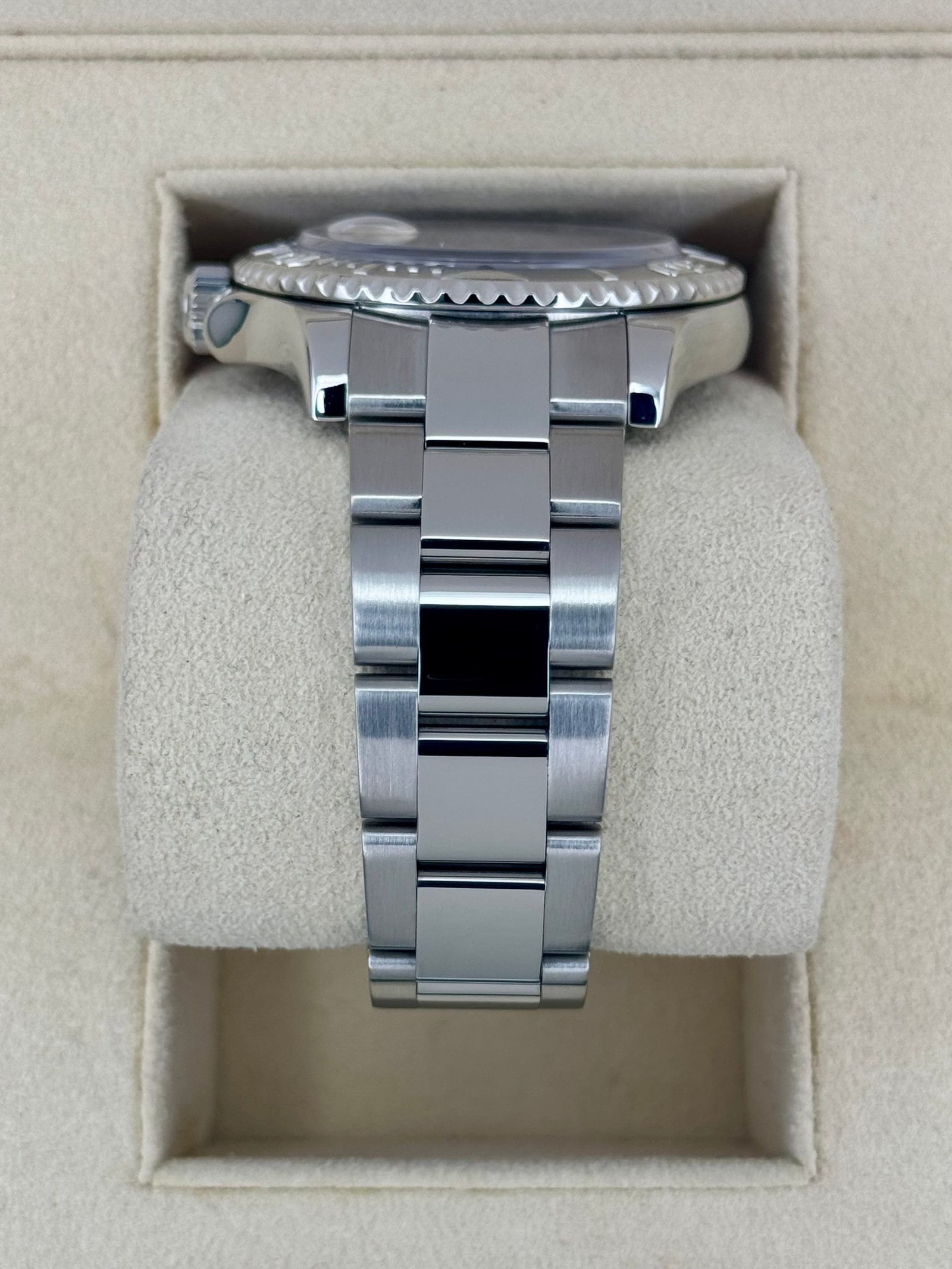 2010 Rolex Yacht-Master 40mm 16622 Platinum Bezel and Dial - Image 4