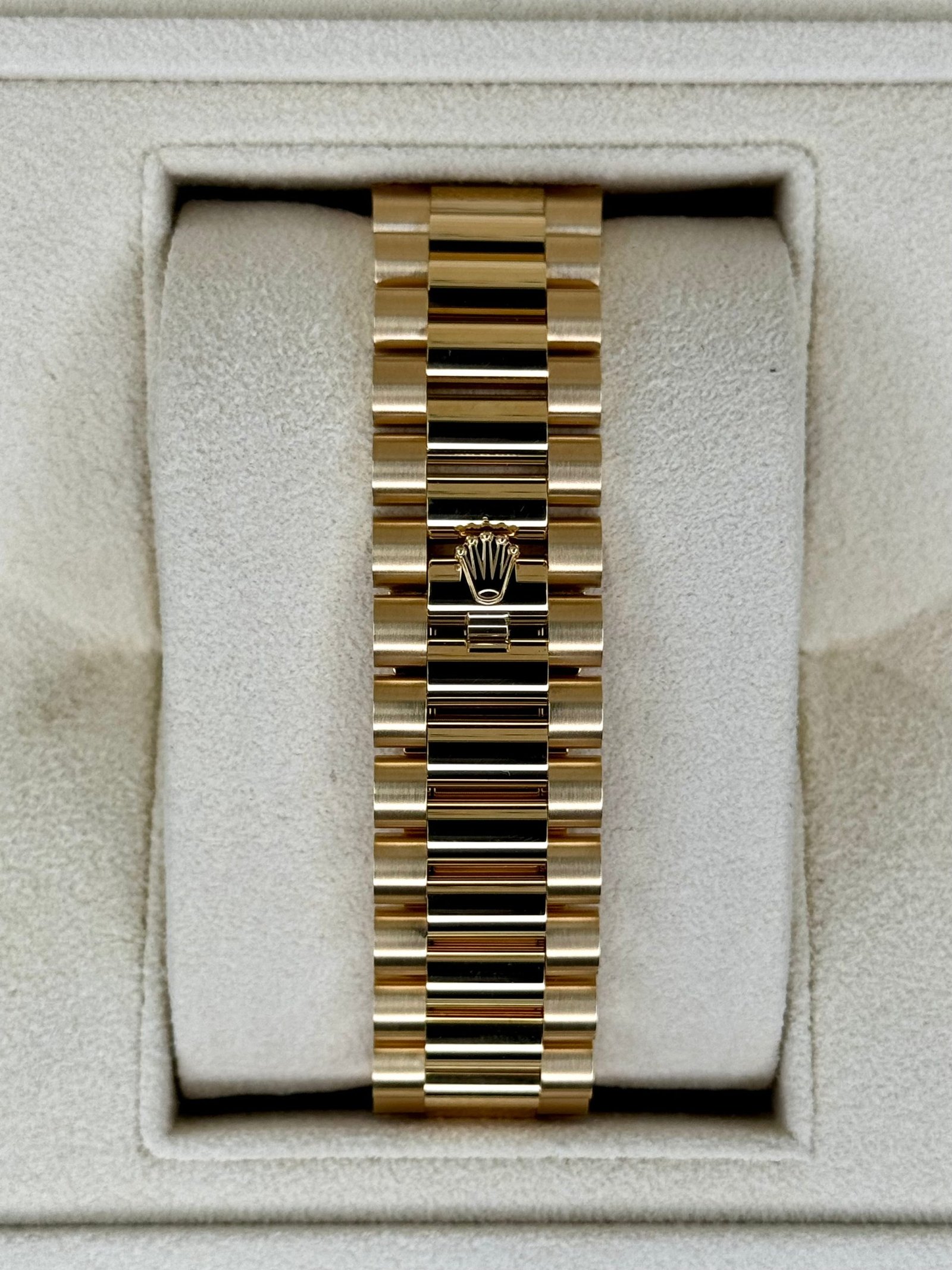 2024 Rolex Day-Date 40mm 228348RBR Presidential Green Dial (Unworn) - Image 2