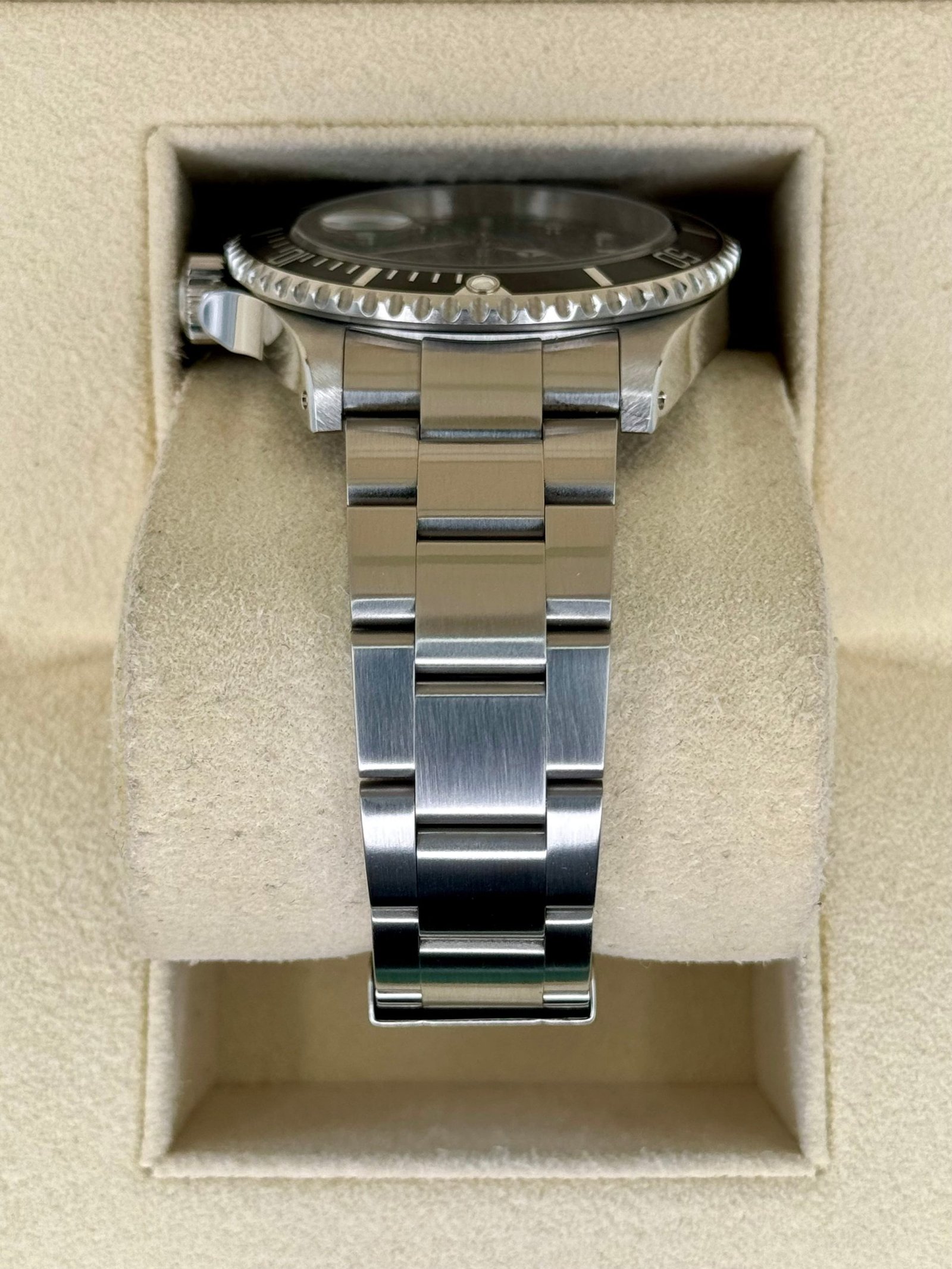 2002 Rolex Submariner Date 40mm 16610 Stainless Steel Black Dial - Image 4
