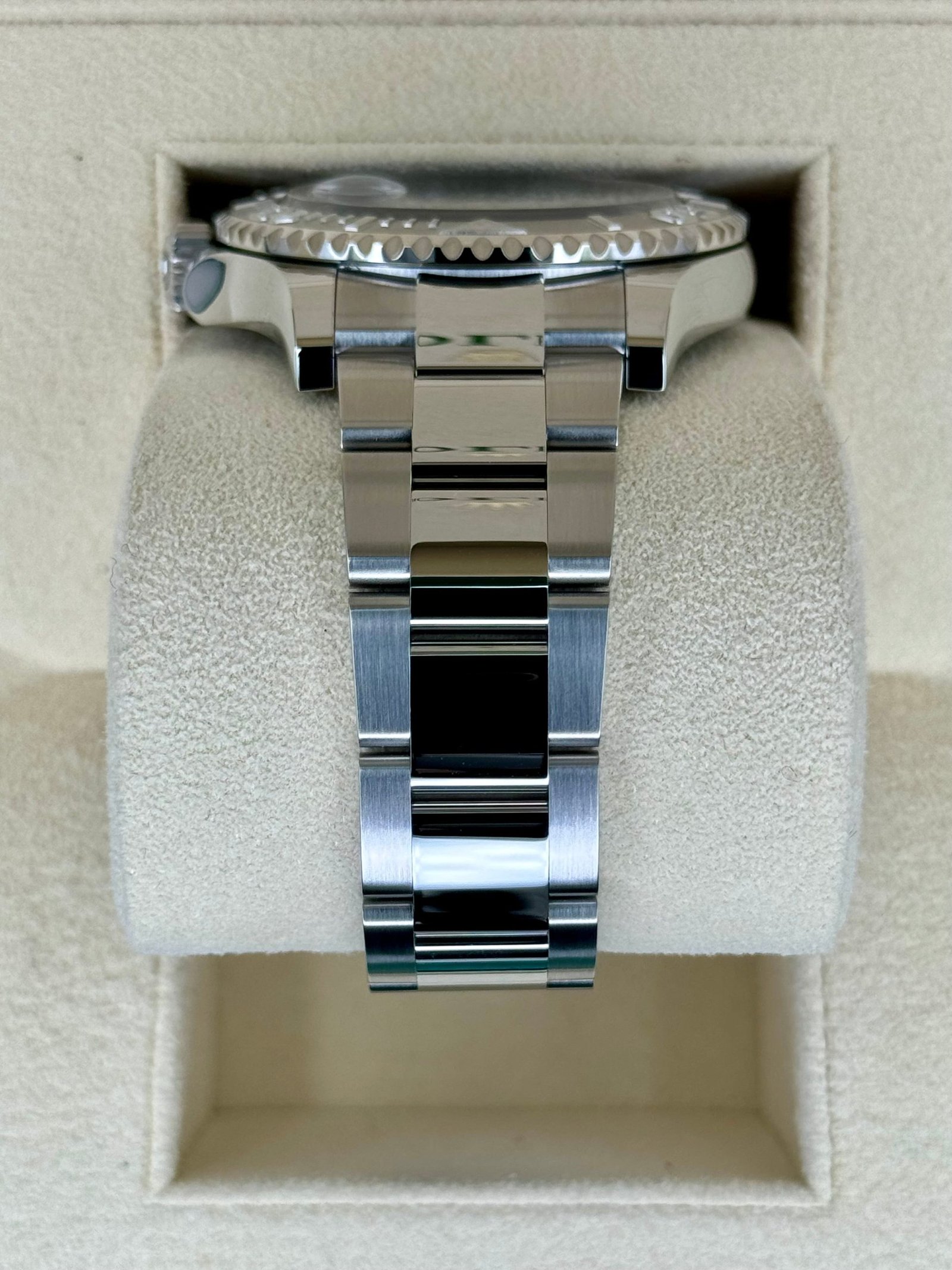 2024 Rolex Yacht-Master 40mm 126622 Stainless Steel Rhodium Dial (Unworn) - Image 4