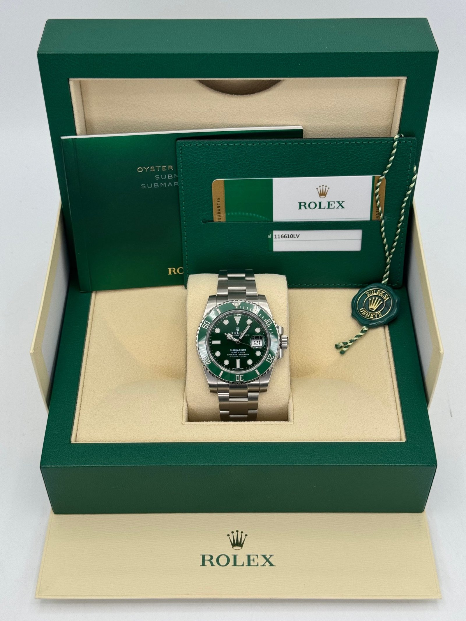 2019 Rolex Submariner “Hulk” 40mm 116610LV Green Dial - Image 11