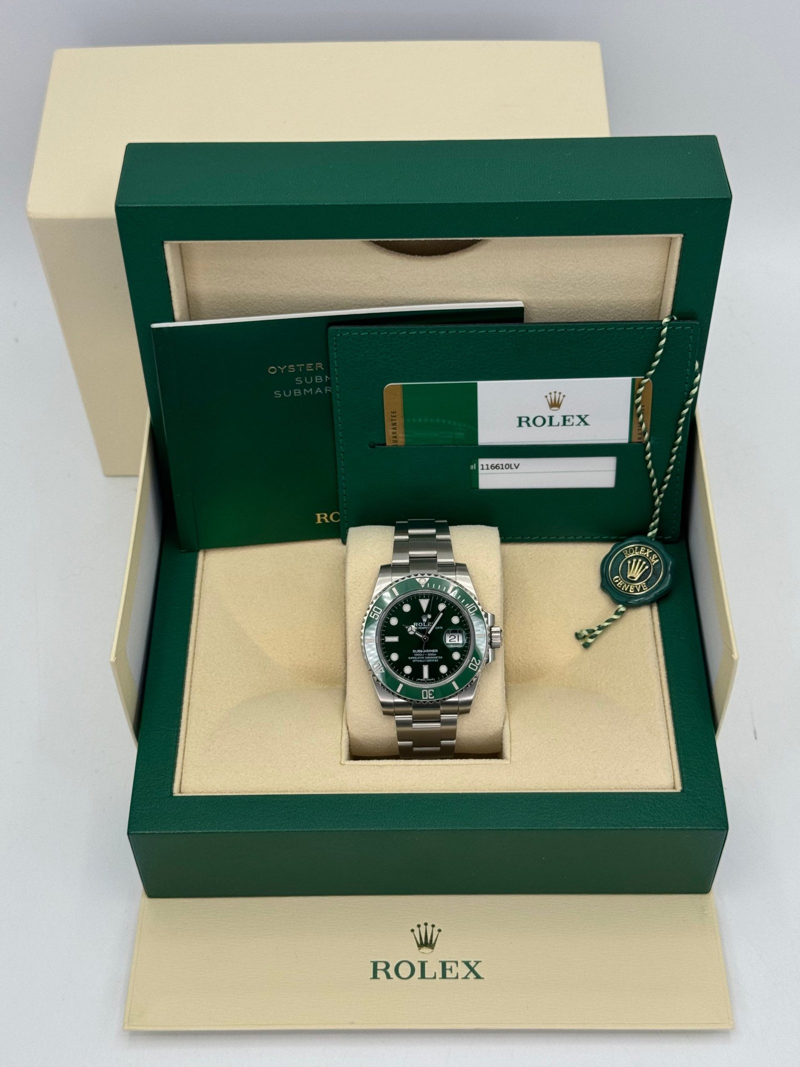 2019 Rolex Submariner “Hulk” 40mm 116610LV Green Dial - Image 12
