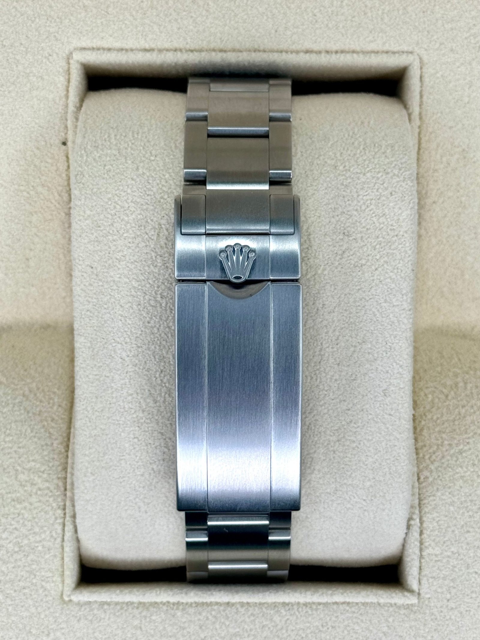 2019 Rolex Submariner “Hulk” 40mm 116610LV Green Dial - Image 2