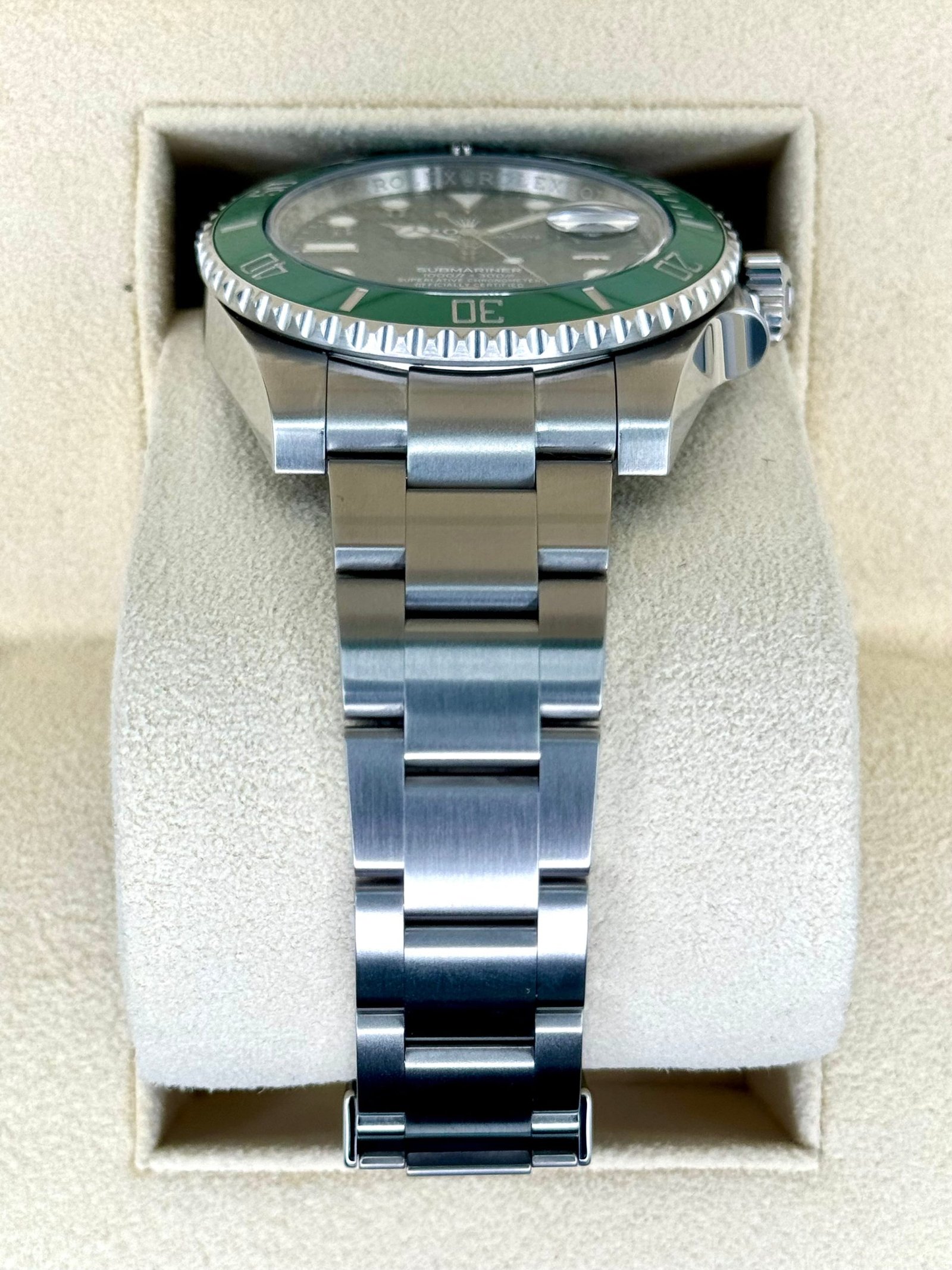 2019 Rolex Submariner “Hulk” 40mm 116610LV Green Dial - Image 3