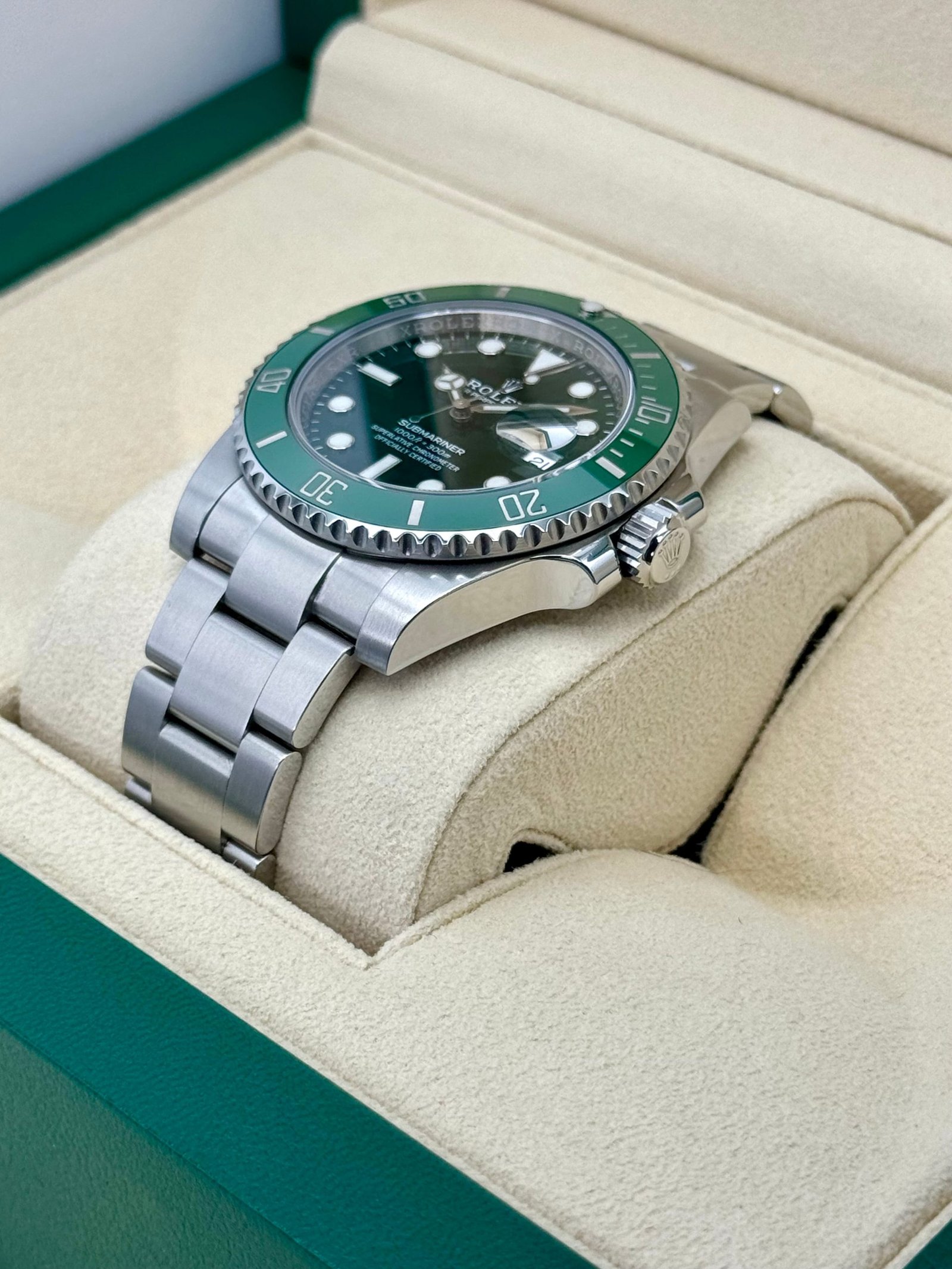 2019 Rolex Submariner “Hulk” 40mm 116610LV Green Dial - Image 5