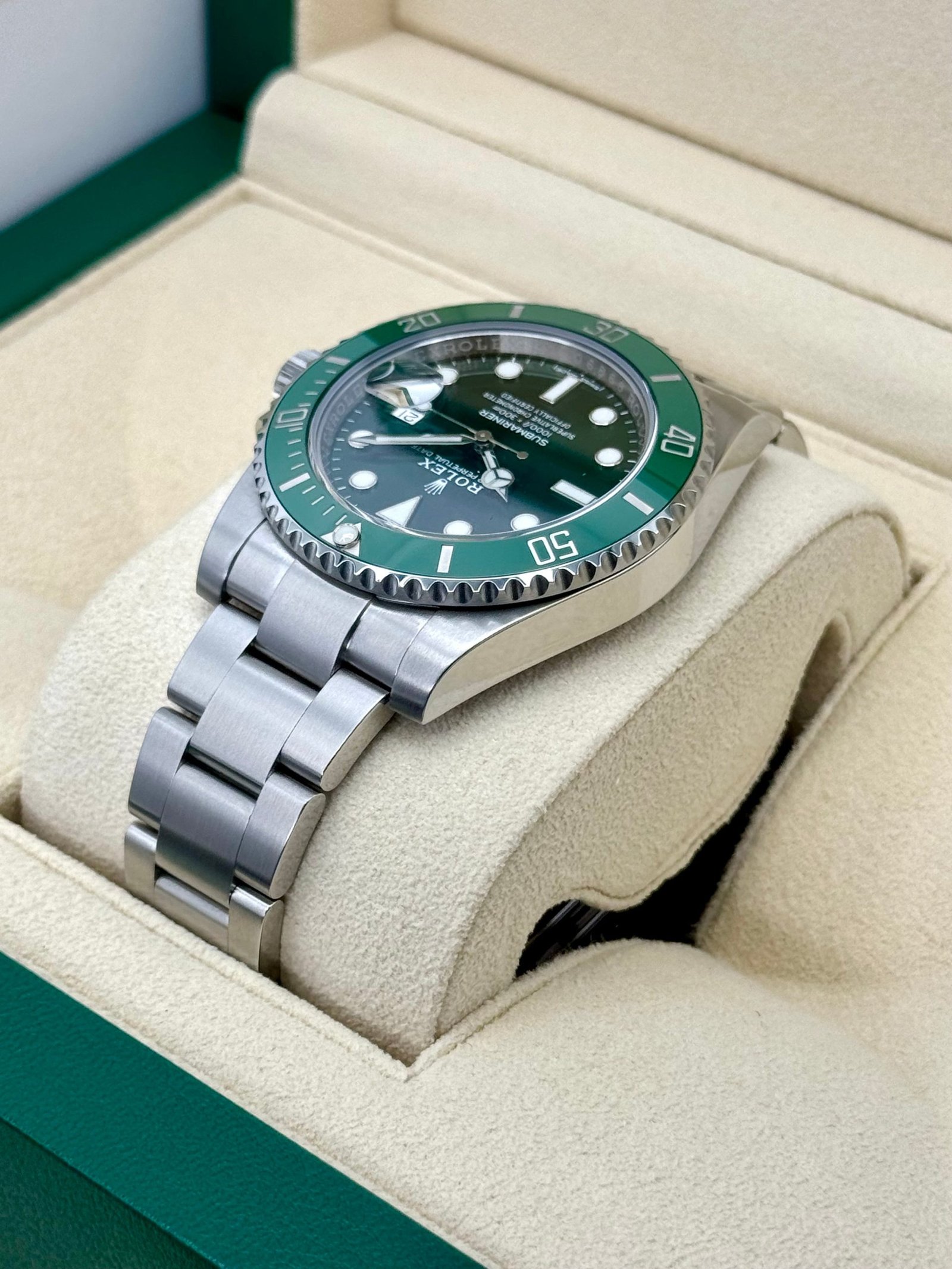2019 Rolex Submariner “Hulk” 40mm 116610LV Green Dial - Image 7