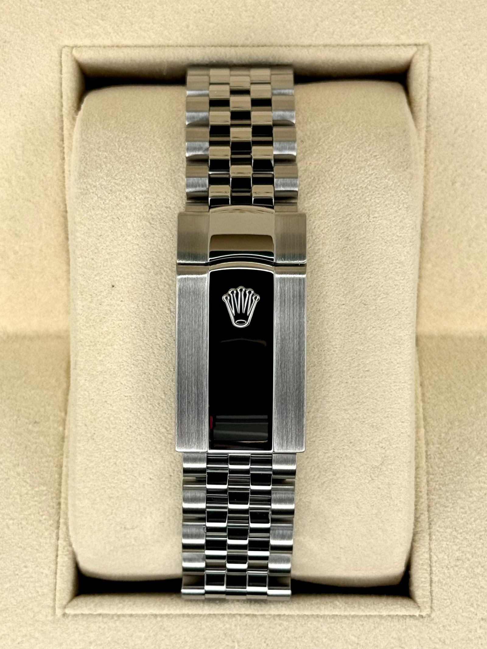 Rolex Datejust 41mm 126334 Stainless Steel Jubilee Blue Dial - Image 2