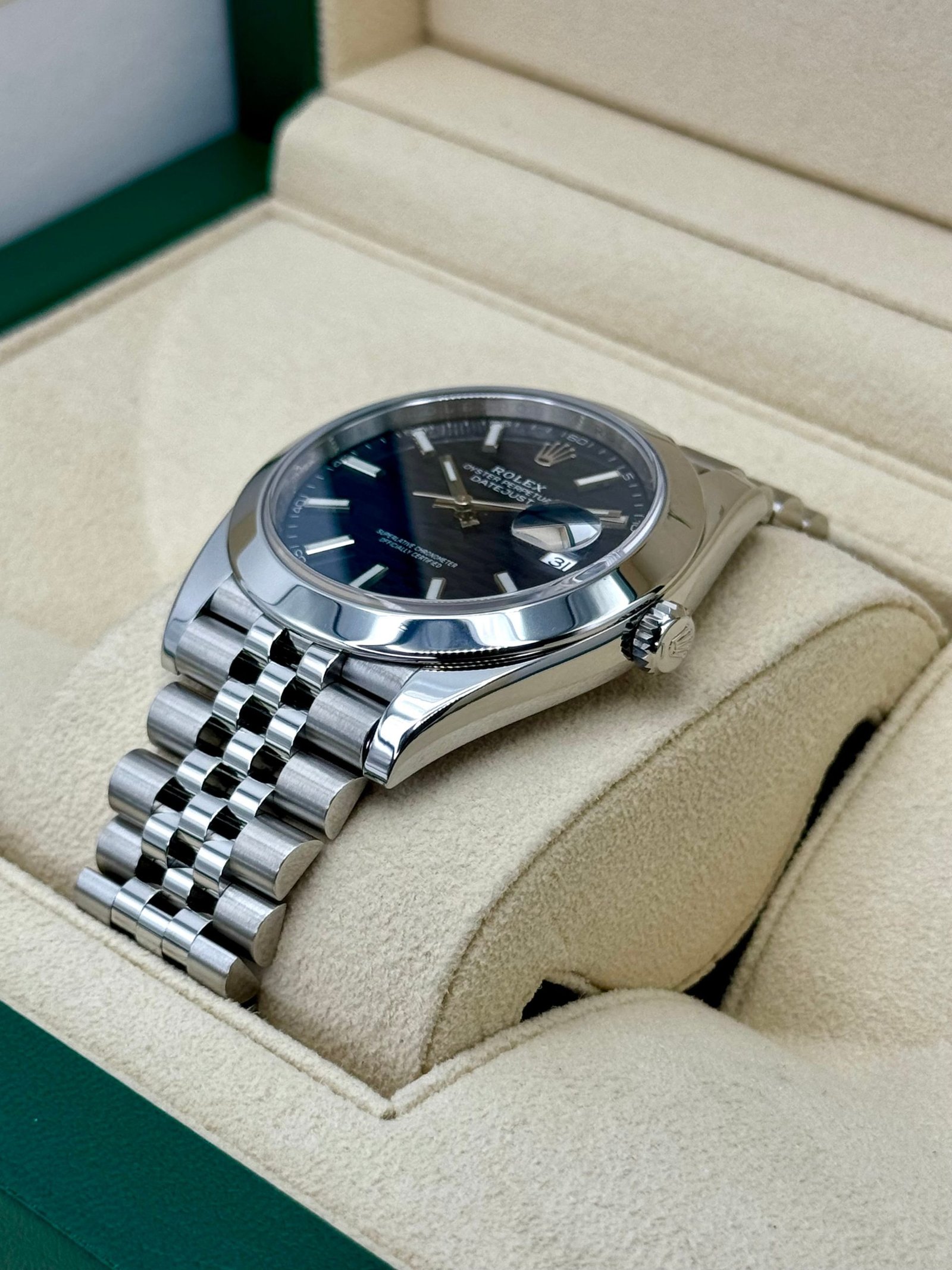 2022 Rolex Datejust 41mm 126300 Stainless Steel Jubilee Blue Motif Dial - Image 5