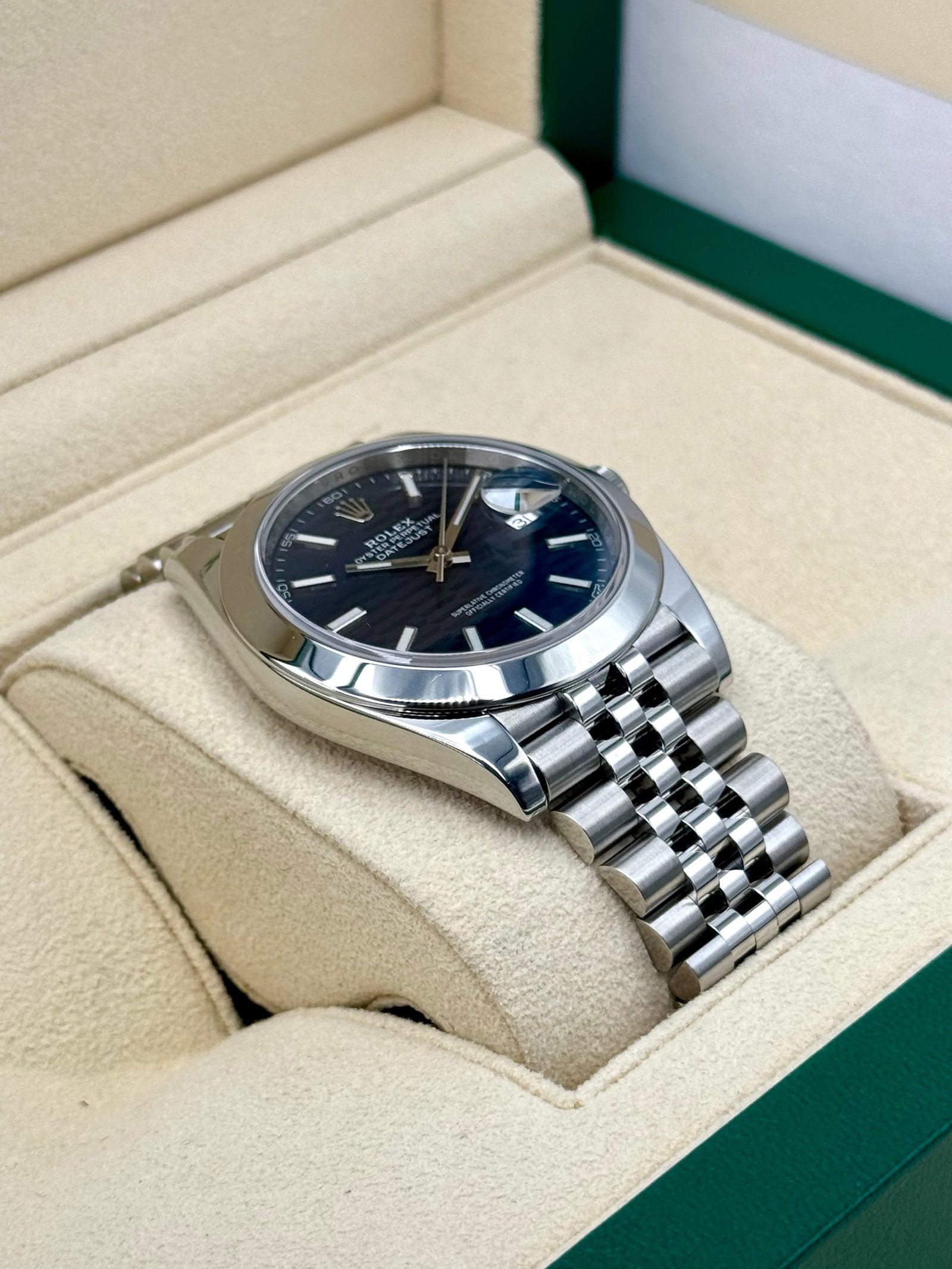 2022 Rolex Datejust 41mm 126300 Stainless Steel Jubilee Blue Motif Dial - Image 6