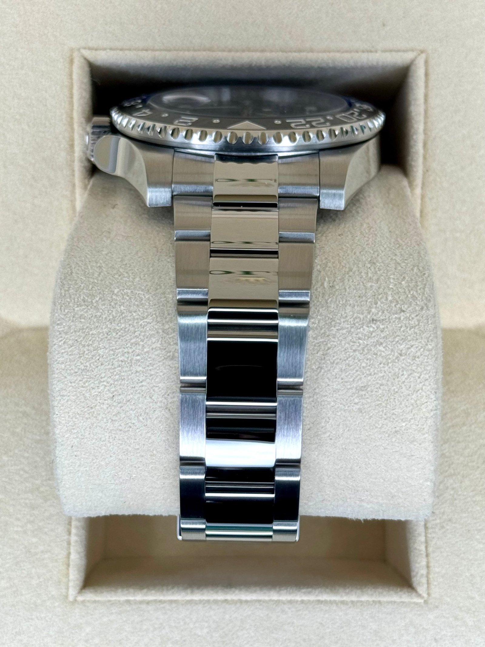 2016 Rolex GMT-Master II “Batman” 40mm 116710BLNR Oyster - Image 4