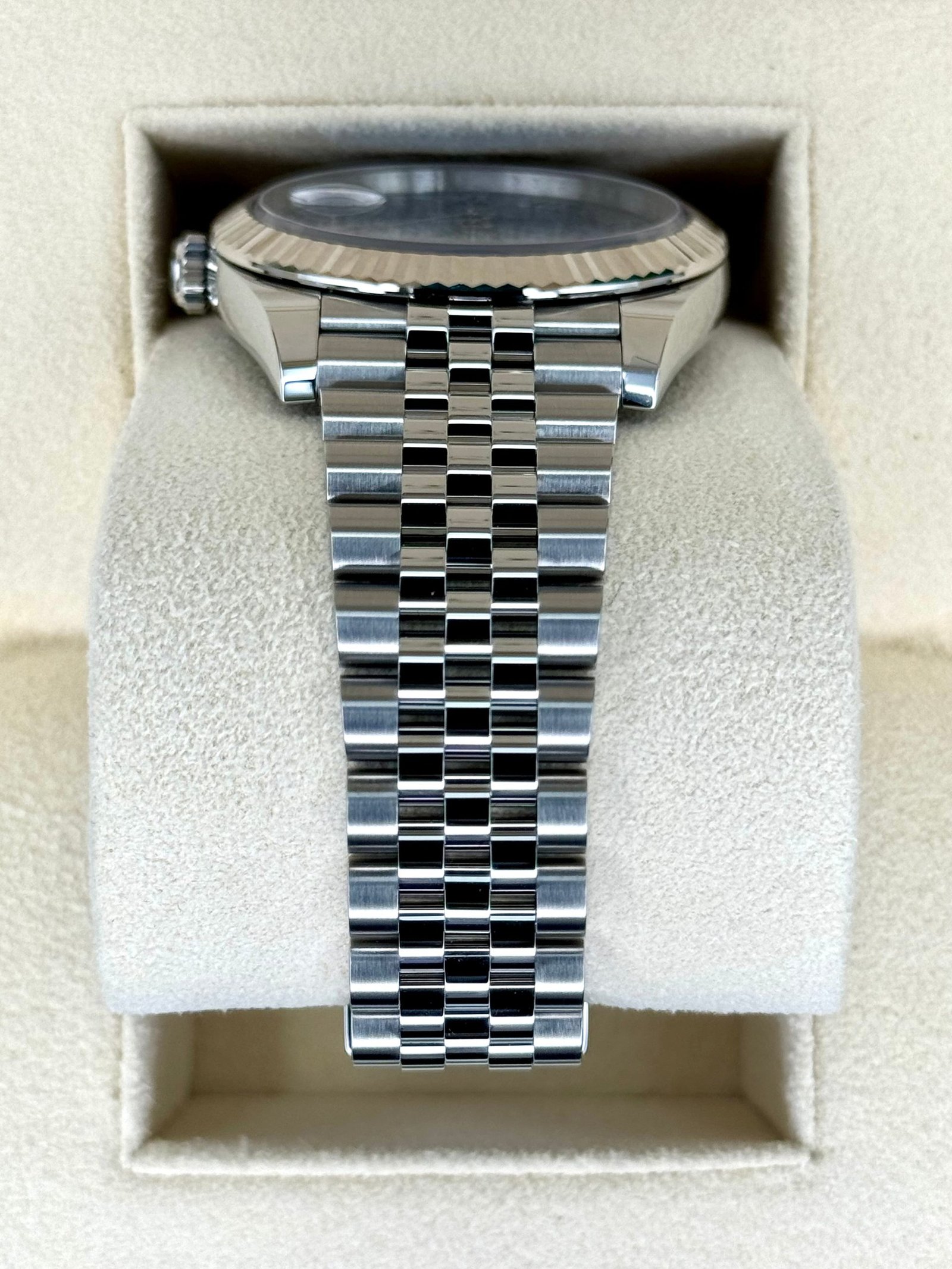 2024 Rolex Datejust 41mm 126334 Jubilee Blue Roman Numeral Dial (Unworn) - Image 4
