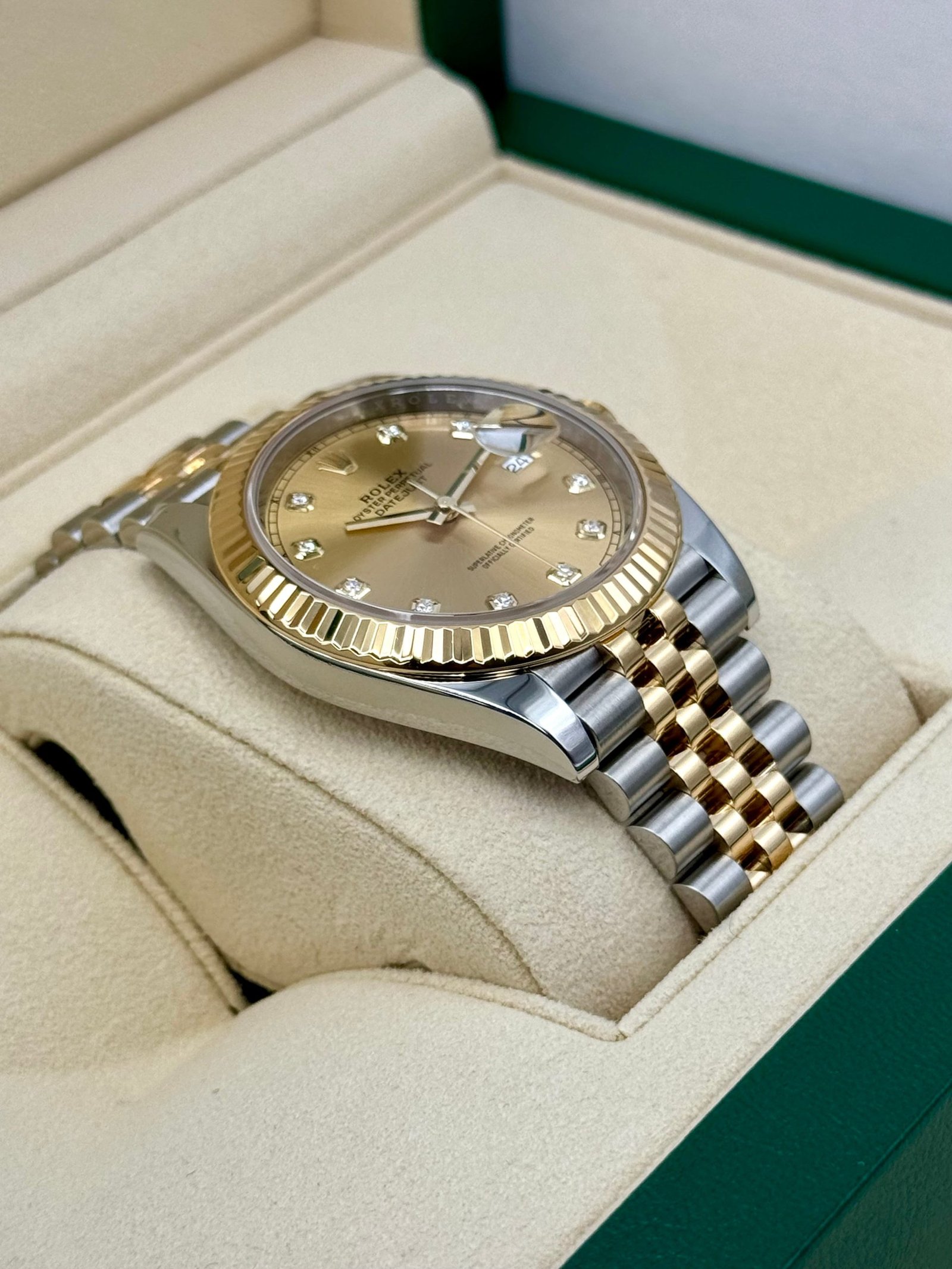 2022 Rolex Datejust 41mm 126333 Jubilee Champagne Diamond Dial - Image 6