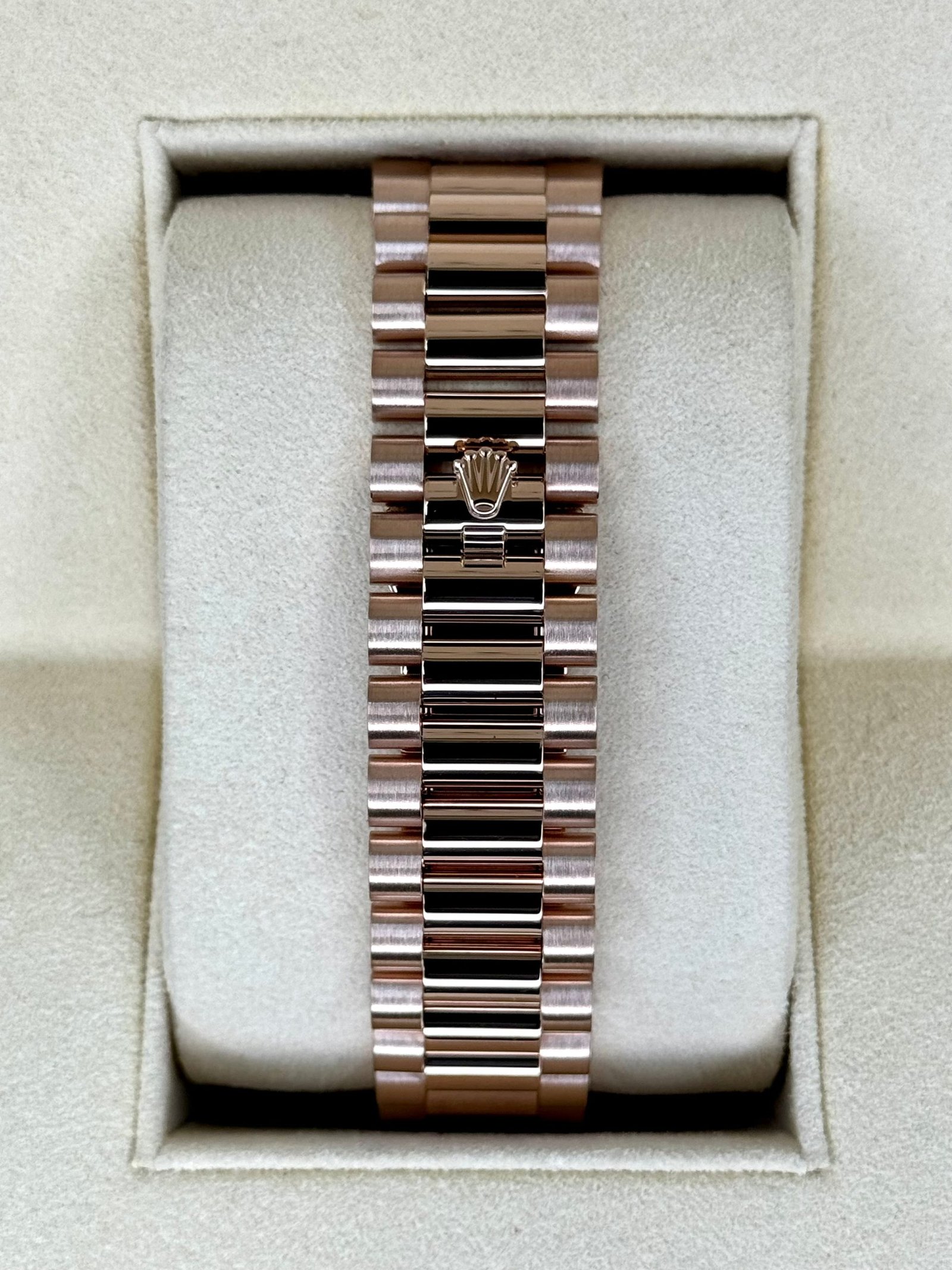 2019 Rolex Day-Date 40mm 228235 Presidential Rose Gold Olive Dial - Image 2