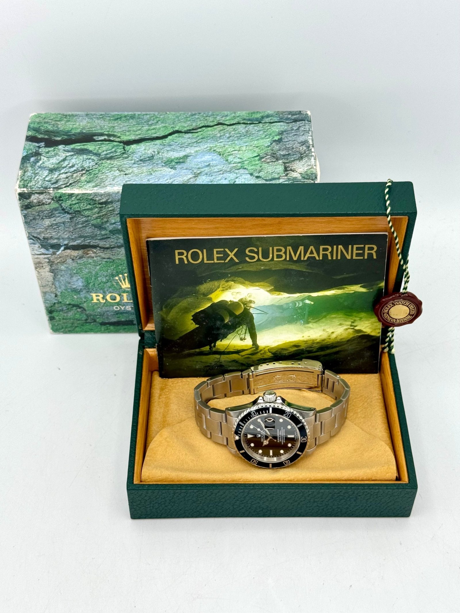 2001 Rolex Submariner Date 40mm 16610 Stainless Steel Black Dial - Image 11