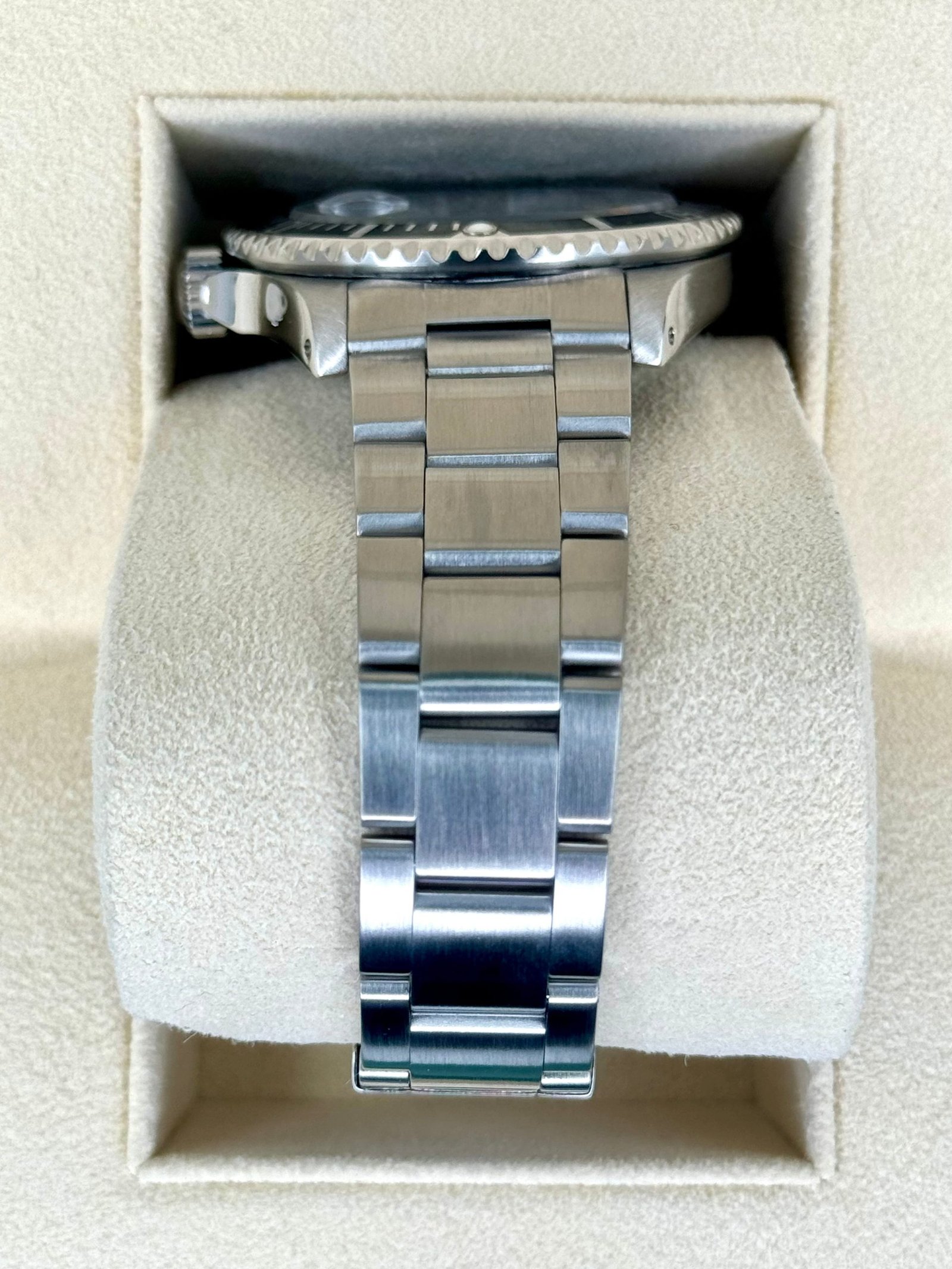 2001 Rolex Submariner Date 40mm 16610 Stainless Steel Black Dial - Image 4