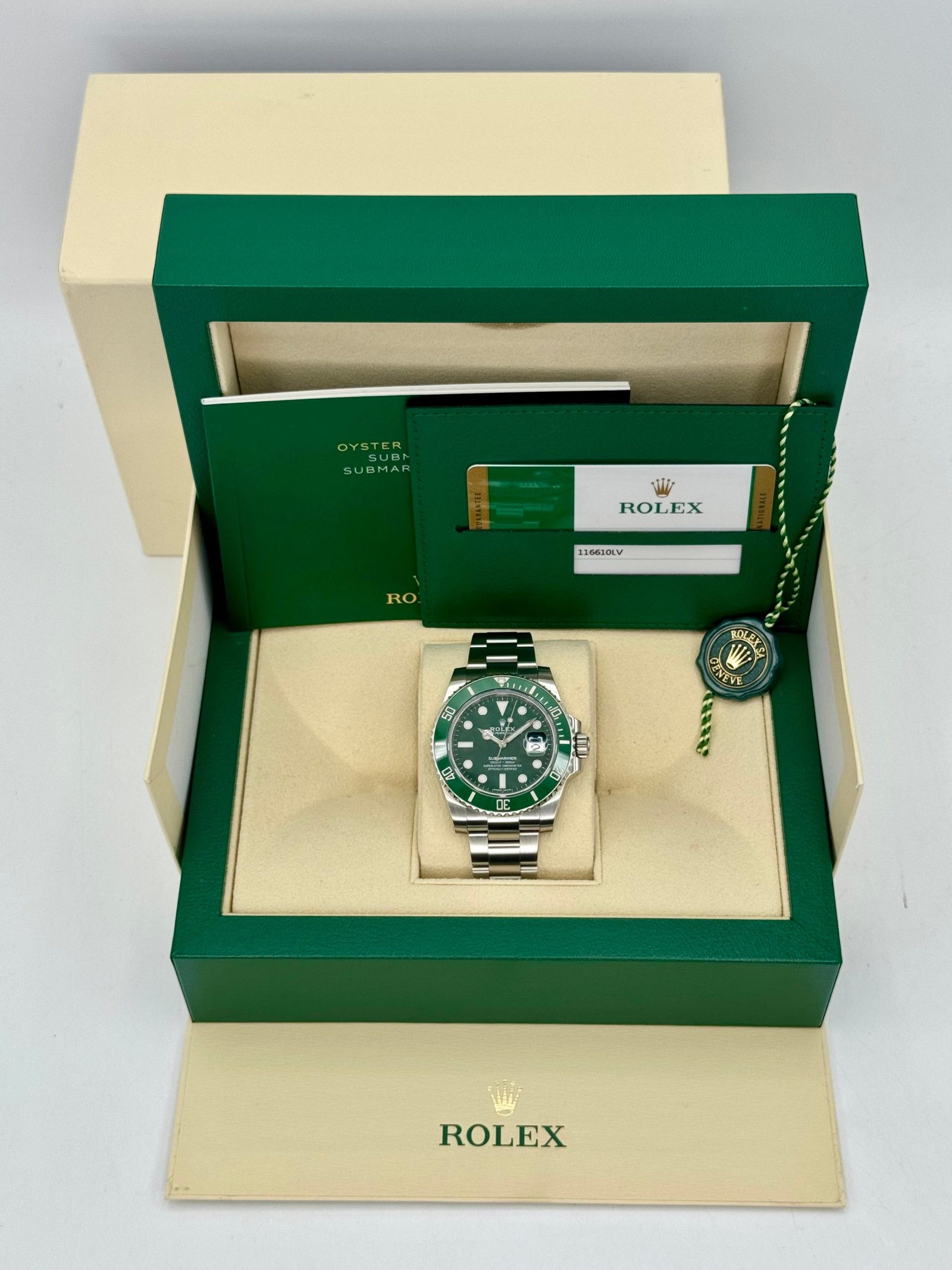 2019 Rolex Submariner “Hulk” 40mm 116610LV Green Dial - Image 12