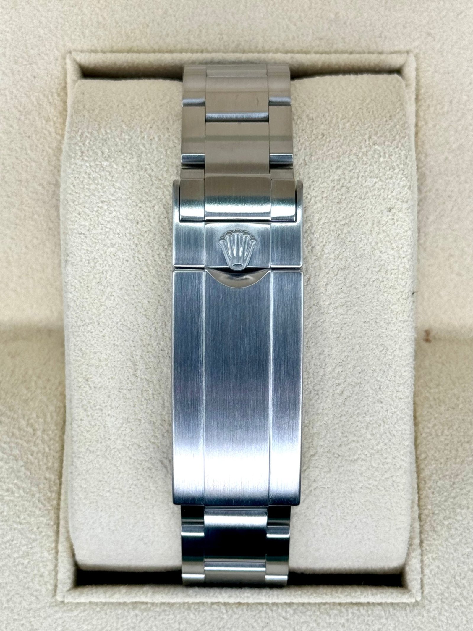 2019 Rolex Submariner “Hulk” 40mm 116610LV Green Dial - Image 2