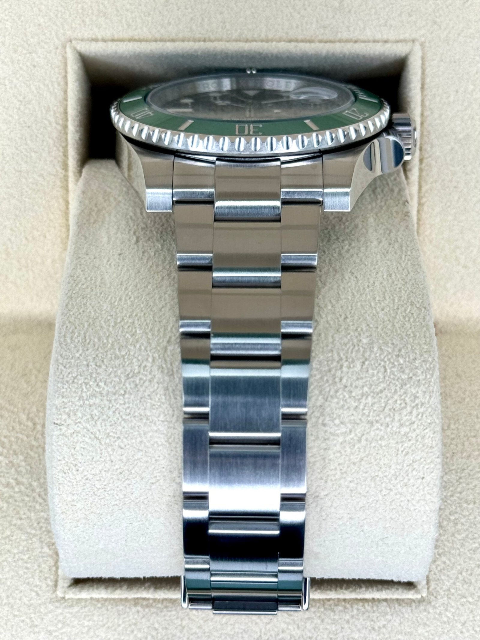 2019 Rolex Submariner “Hulk” 40mm 116610LV Green Dial - Image 4