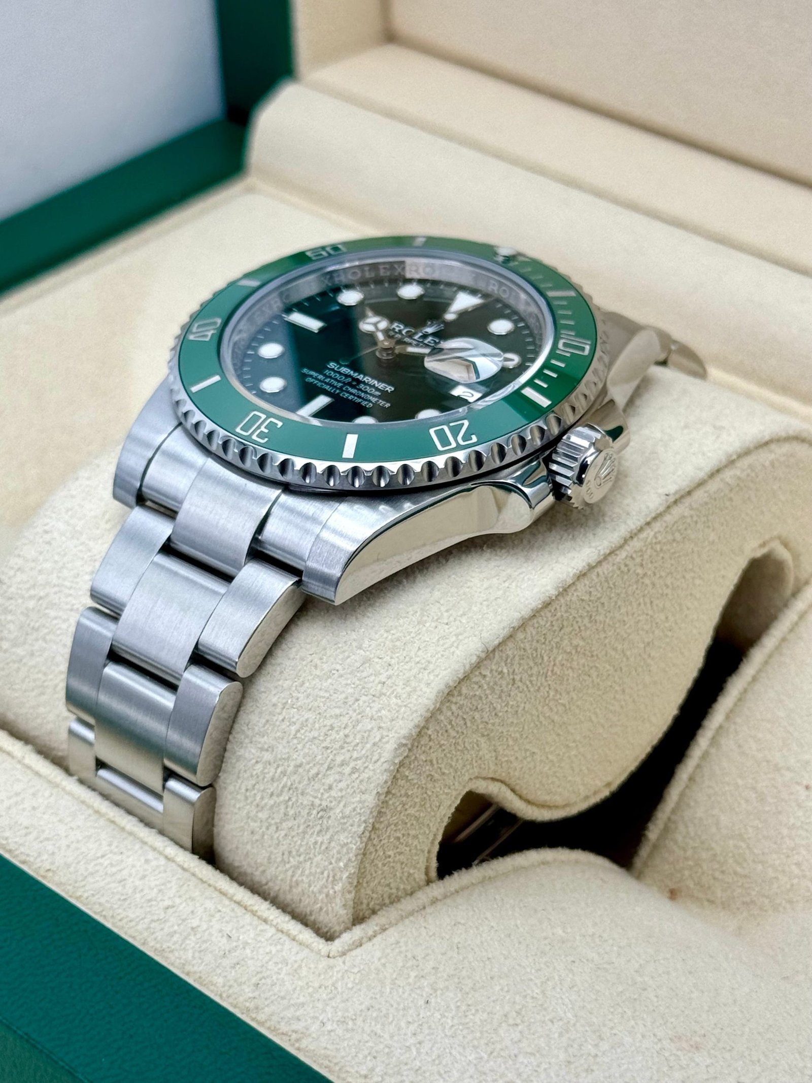 2019 Rolex Submariner “Hulk” 40mm 116610LV Green Dial - Image 5
