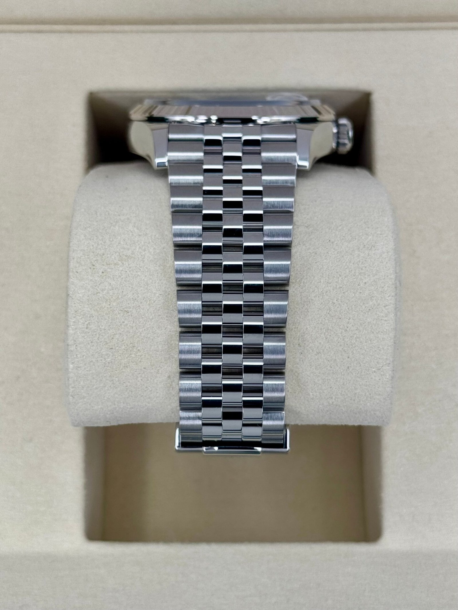 2025 Rolex Datejust 36mm 126234 Stainless Steel Jubilee Blue Dial (Unworn) - Image 3