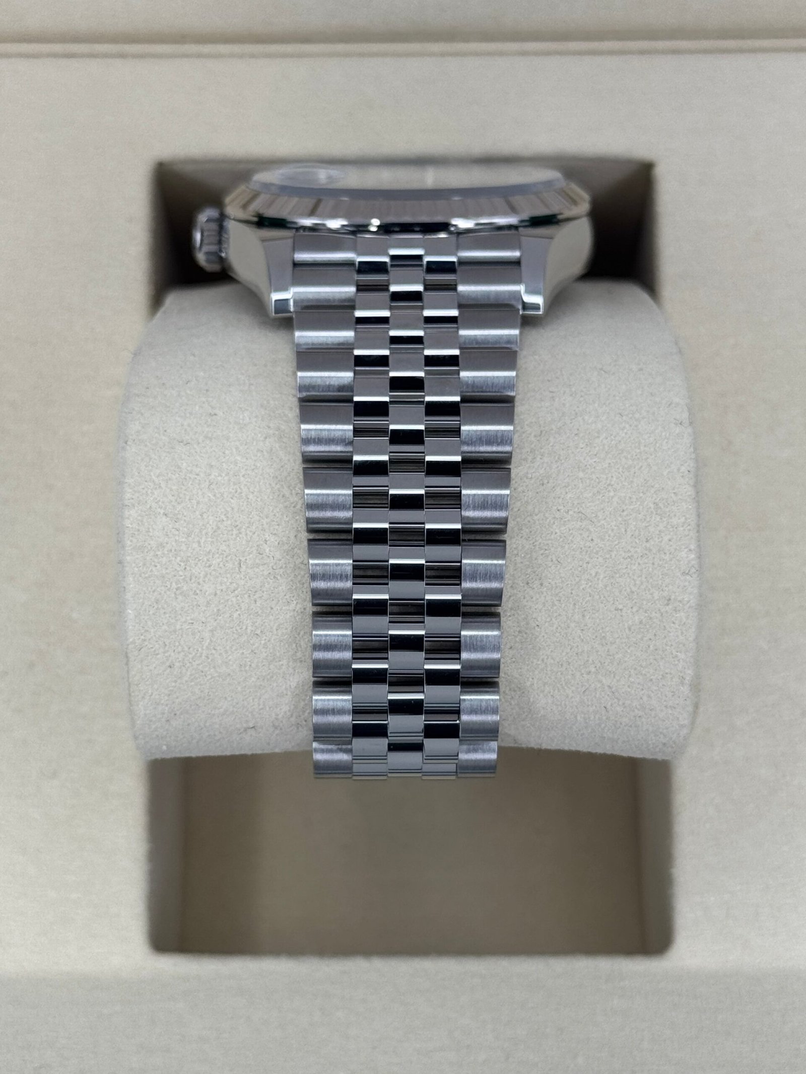 2025 Rolex Datejust 36mm 126234 Stainless Steel Jubilee Blue Dial (Unworn) - Image 4