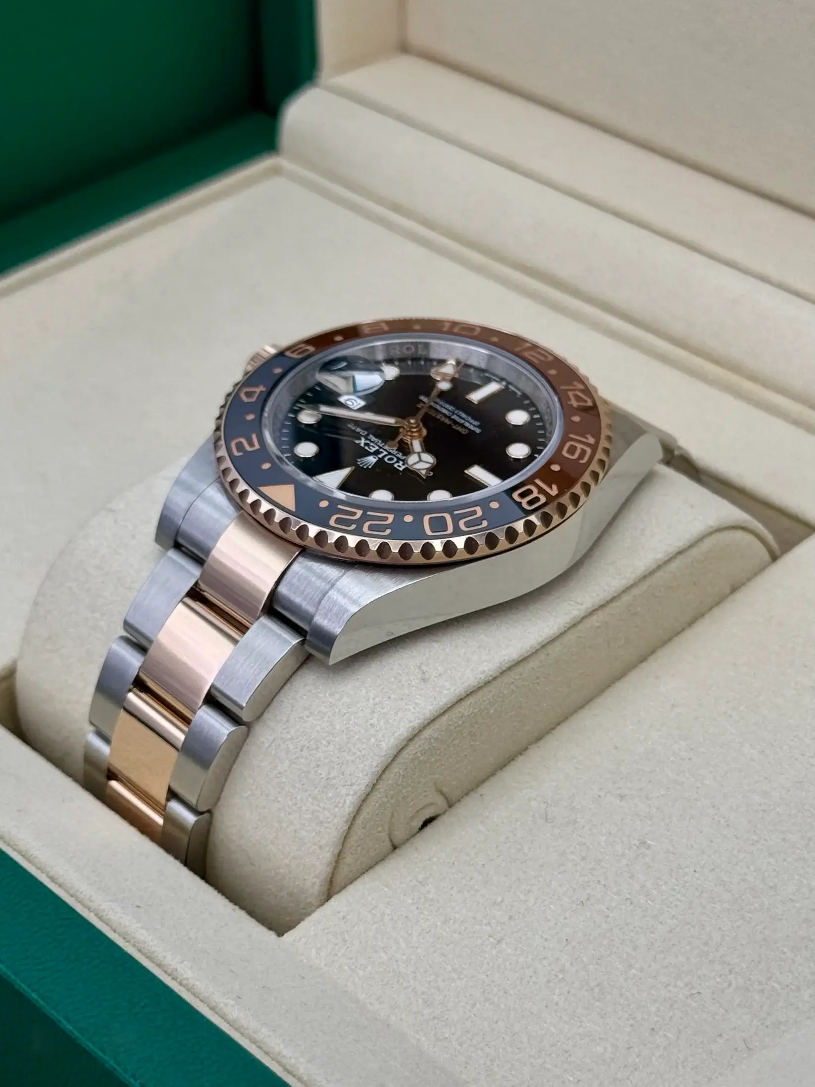 2026 Rolex GMT-Master II “Rootbeer” 40mm 126711CHNR Two-Tone (Unworn) - Image 9