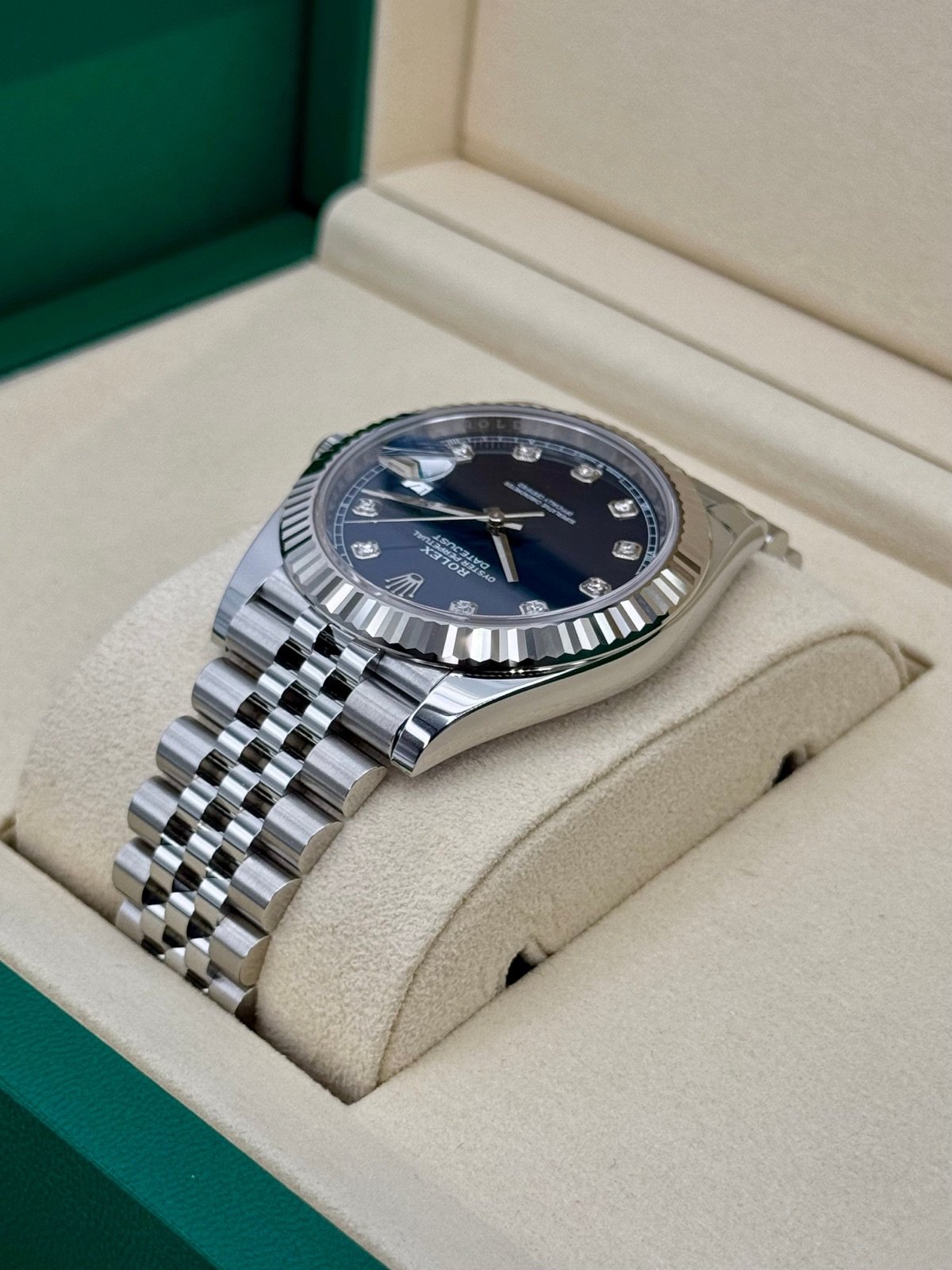 2025 Rolex Datejust 41mm 126334 Stainless Steel Jubilee Blue Diamond Dial (Unworn) - Image 4