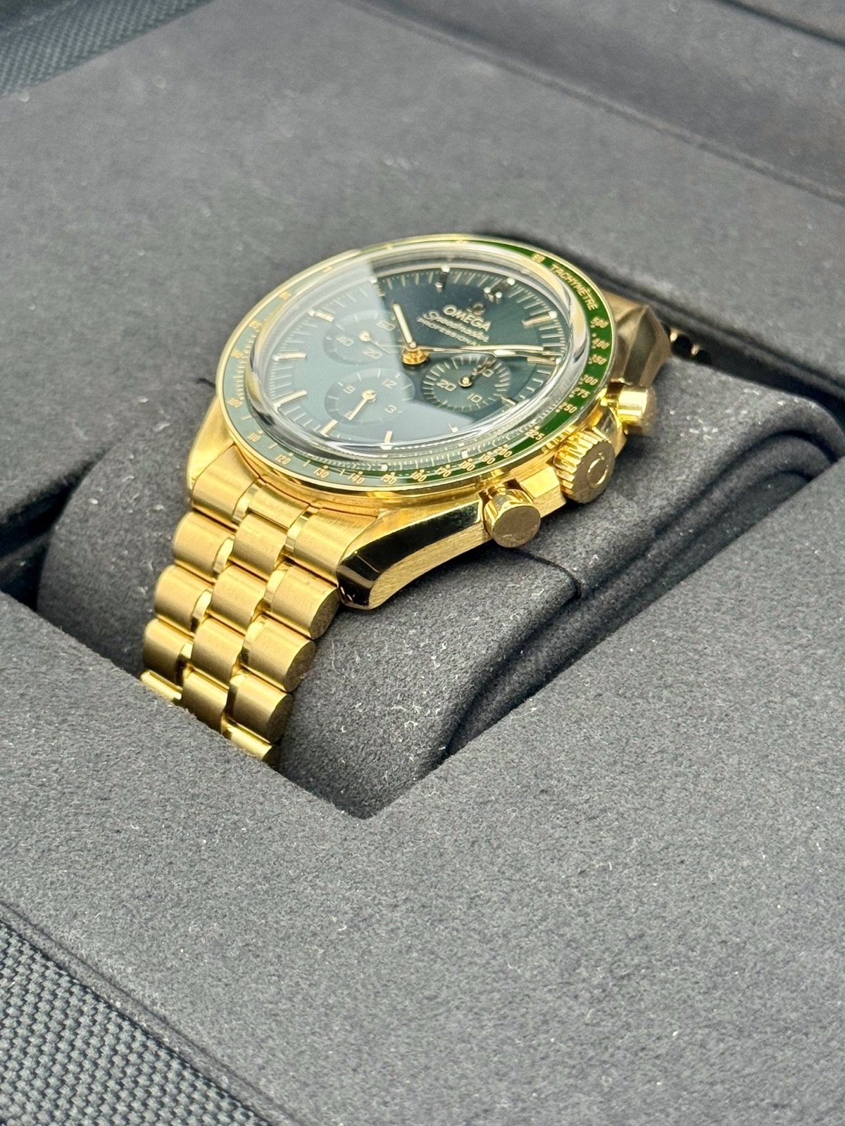 2023 Omega Speedmaster Moonwatch 42mm Moonshine Gold Green Dial - Image 5