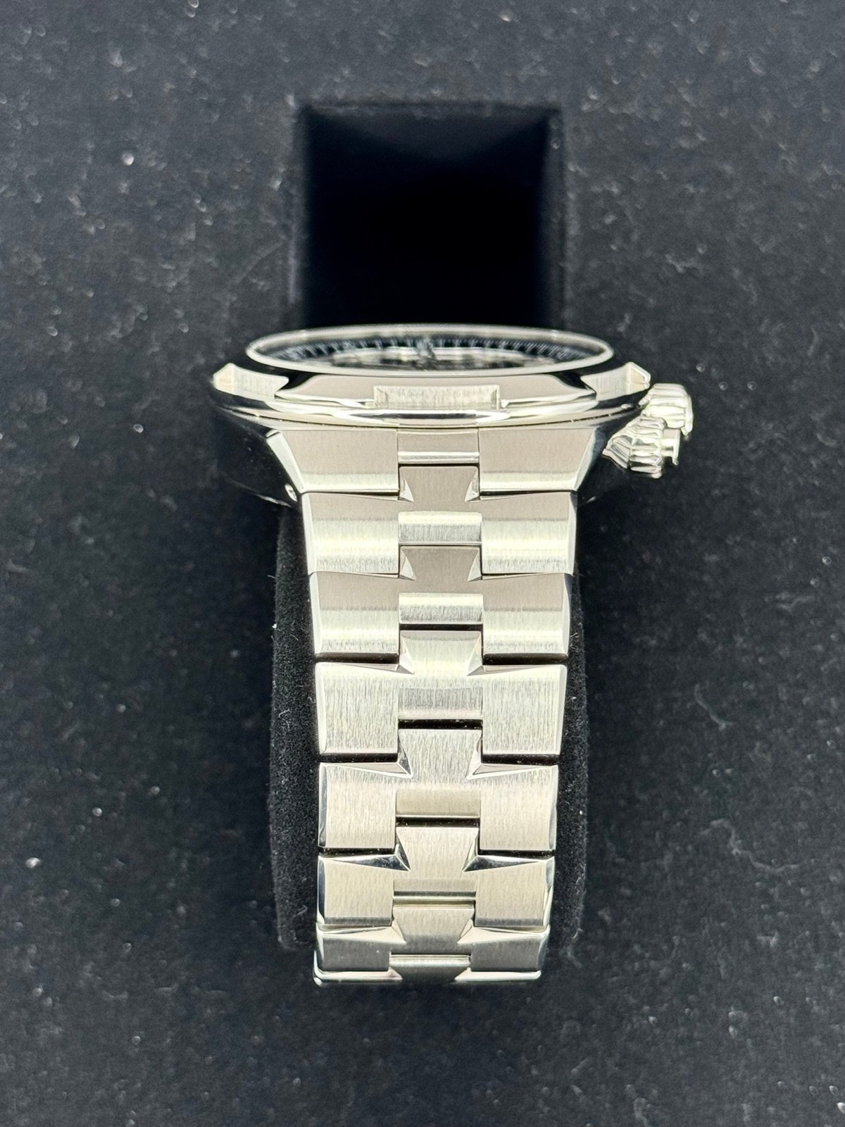 2020 Vacheron Constantin Overseas 42.5mm 5500V Stainless Blue Dial - Image 3