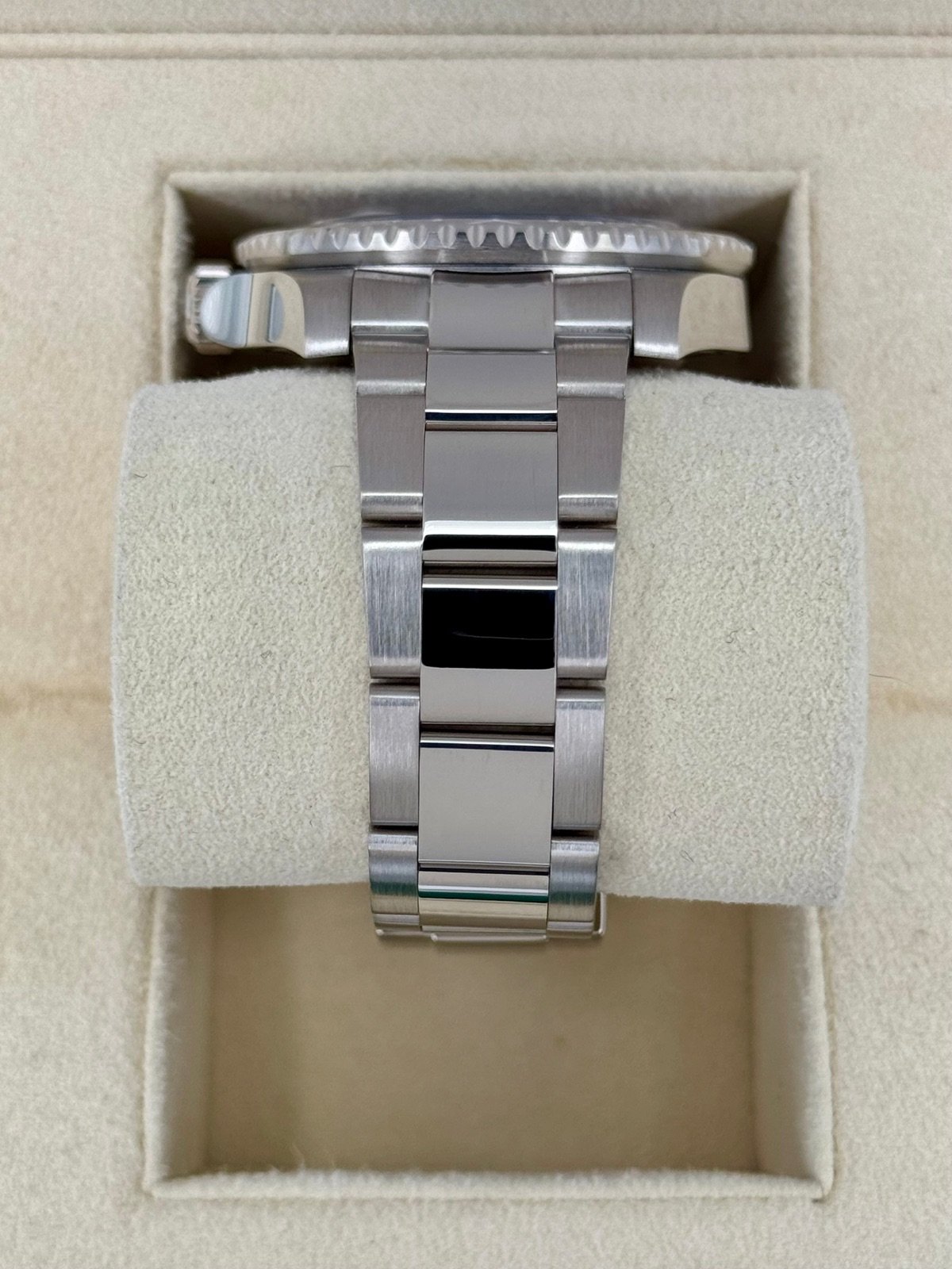 Rolex GMT-Master II “Pepsi” 40mm 126719BLRO White Gold Oyster - Image 4