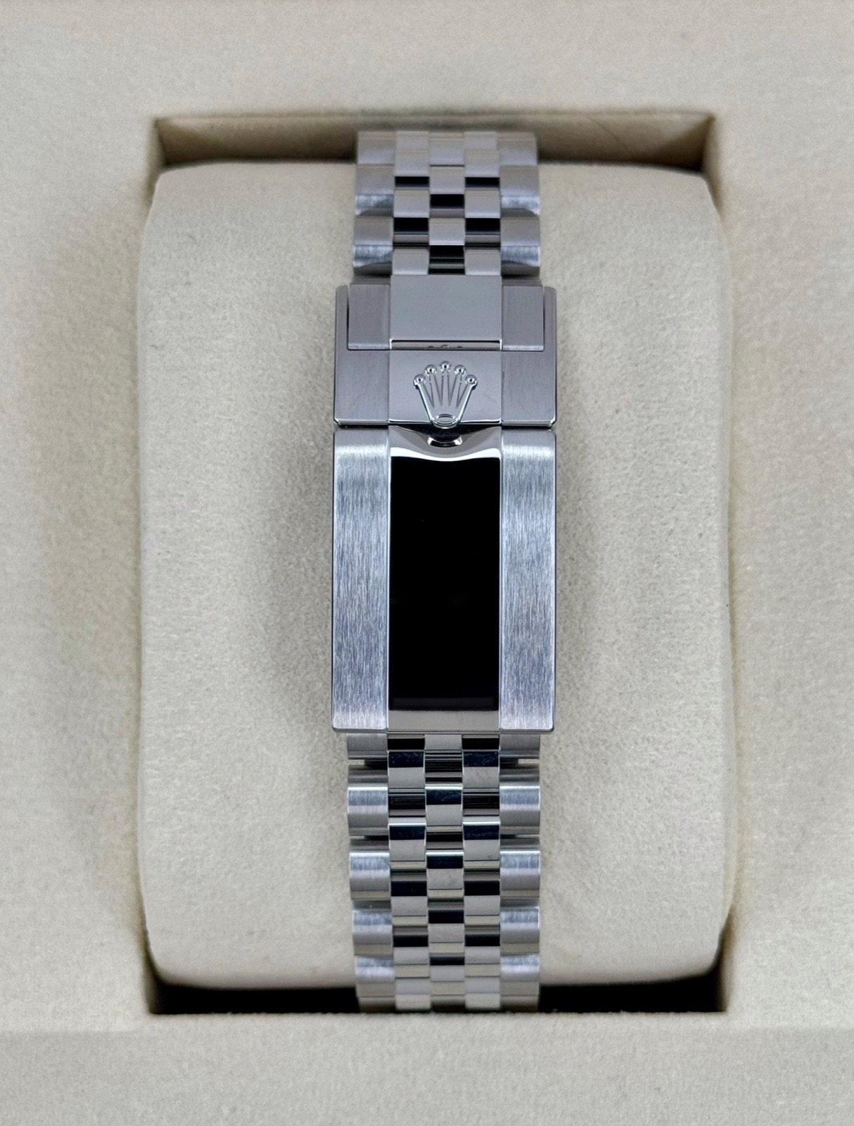 2025 Rolex GMT-Master II “Bruce Wayne” 40mm 126710GRNR Jubilee (Unworn) - Image 2