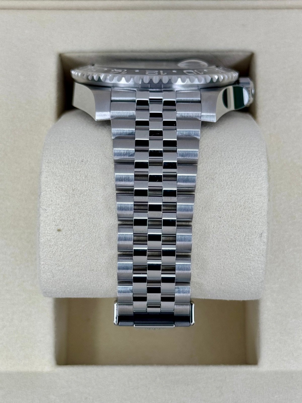 2025 Rolex GMT-Master II “Bruce Wayne” 40mm 126710GRNR Jubilee (Unworn) - Image 3
