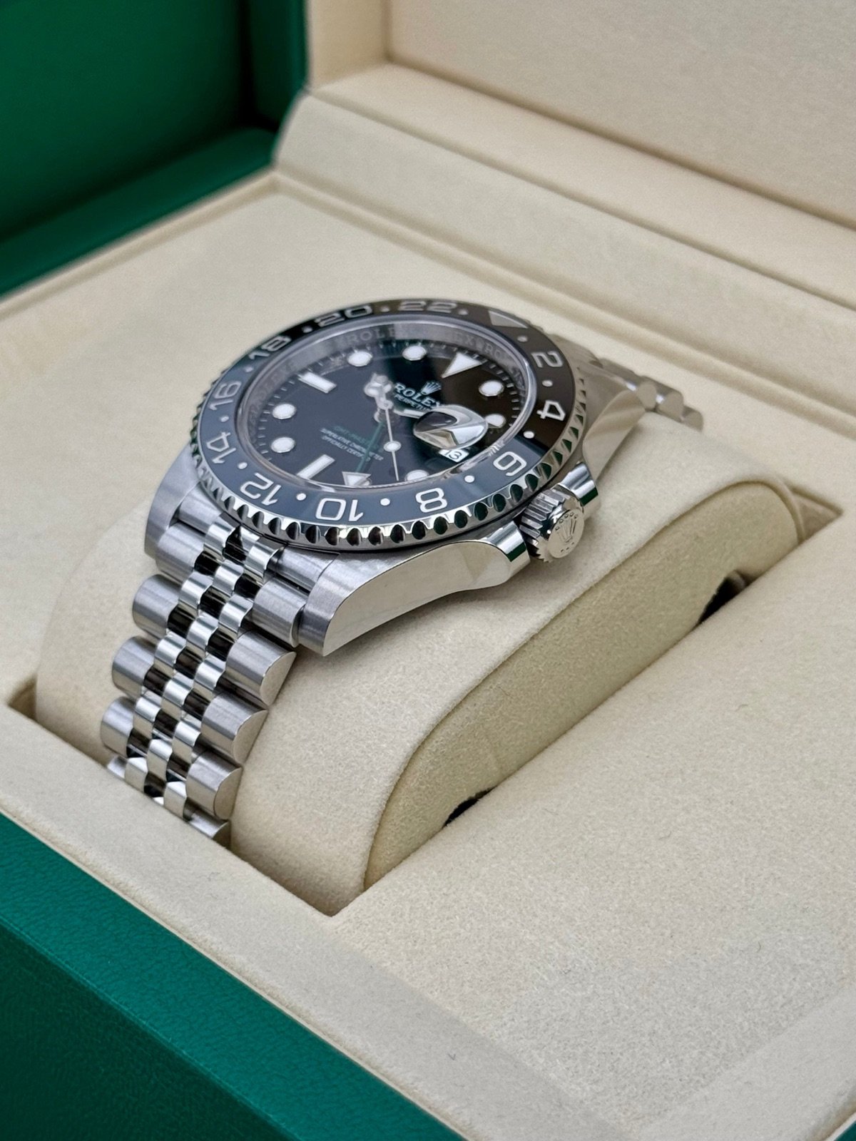 2025 Rolex GMT-Master II “Bruce Wayne” 40mm 126710GRNR Jubilee (Unworn) - Image 5