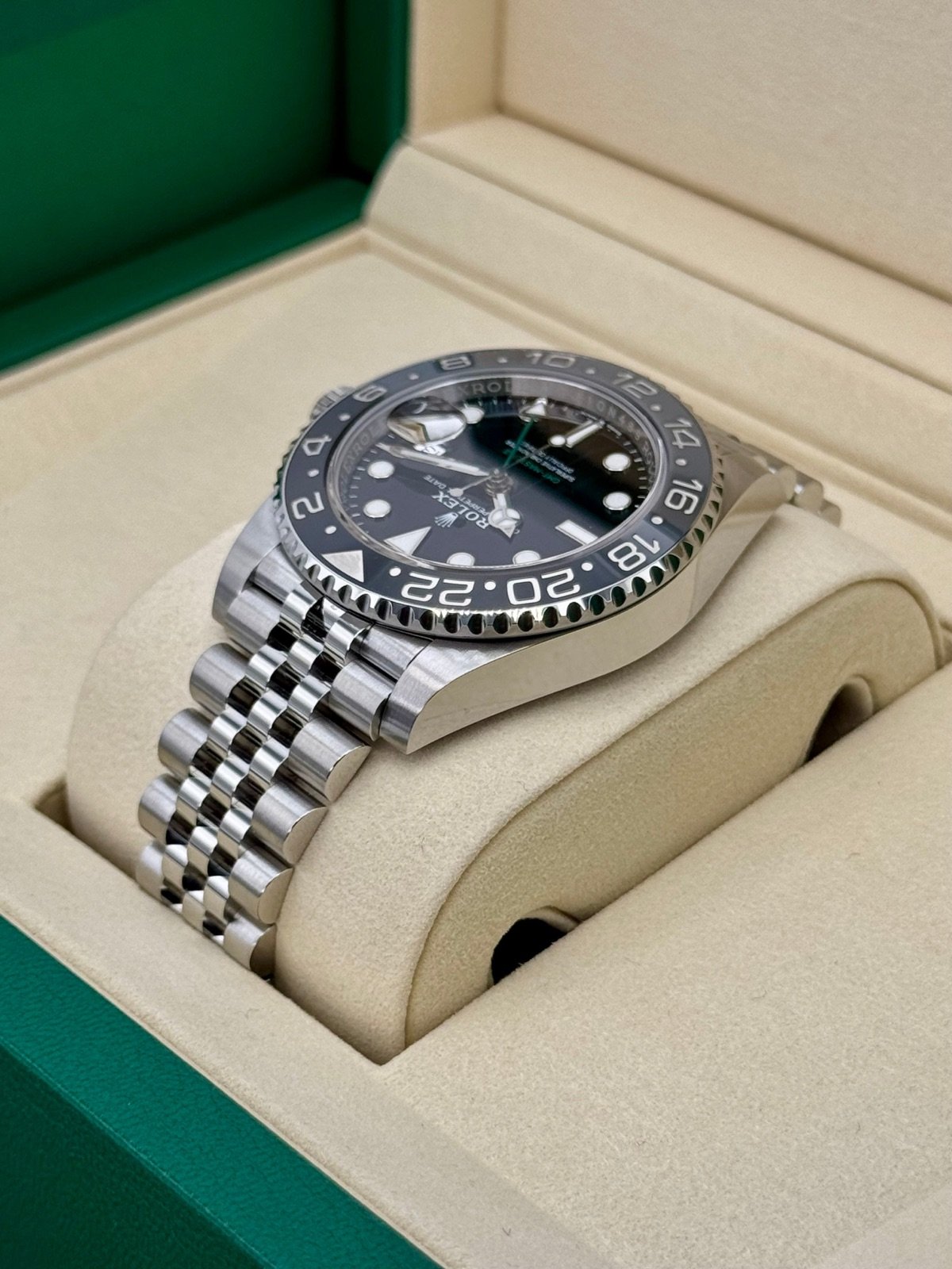 2025 Rolex GMT-Master II “Bruce Wayne” 40mm 126710GRNR Jubilee (Unworn) - Image 7