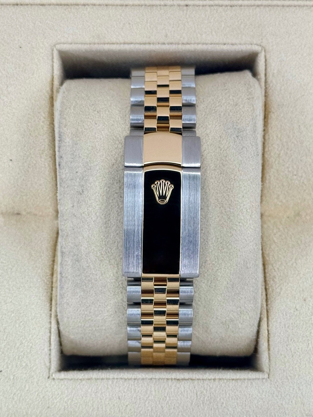 2022 Rolex Datejust 41mm 126333 Two-Tone Jubilee Champagne Motif Dial - Image 2