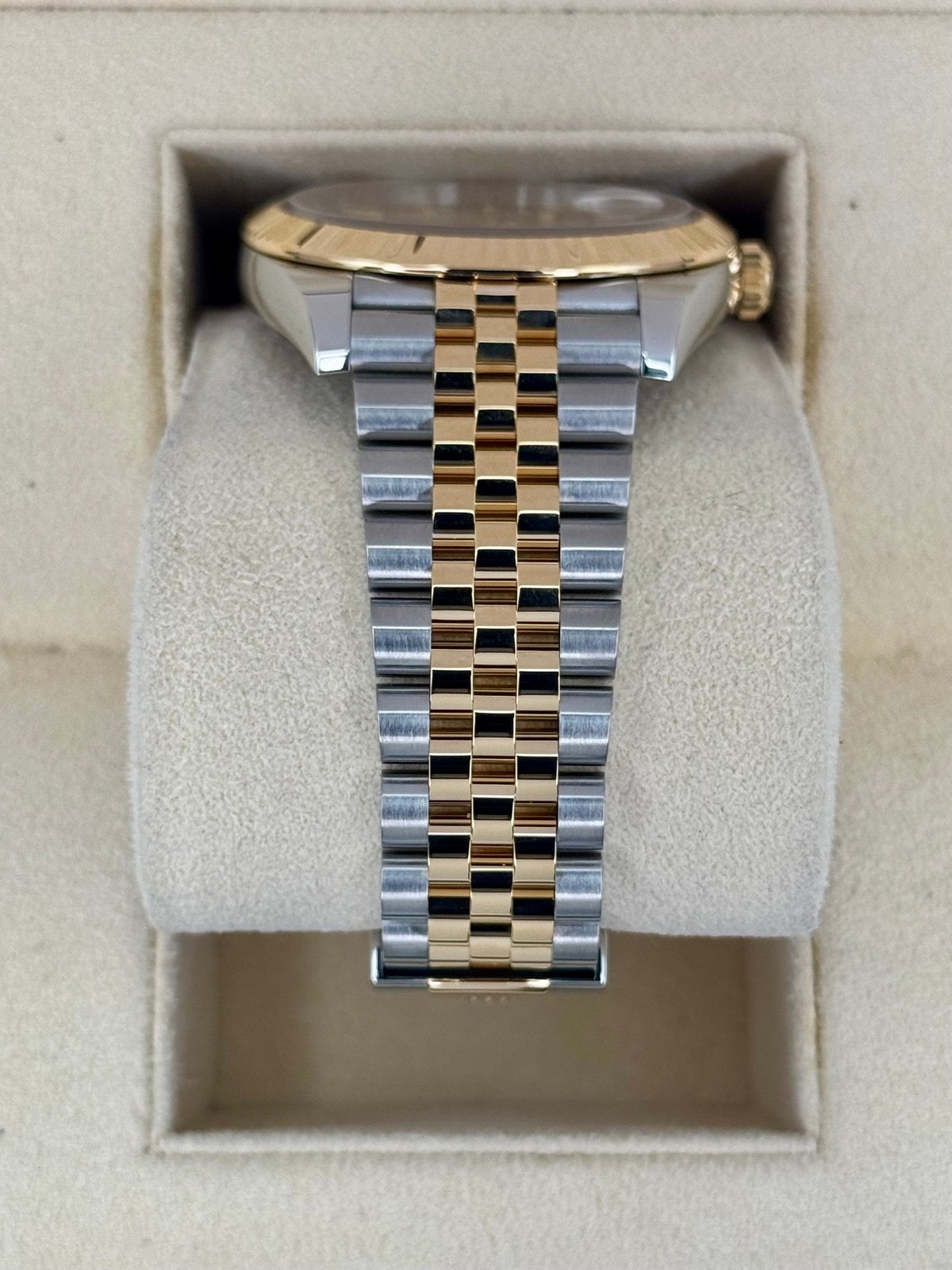 2022 Rolex Datejust 41mm 126333 Two-Tone Jubilee Champagne Motif Dial - Image 3