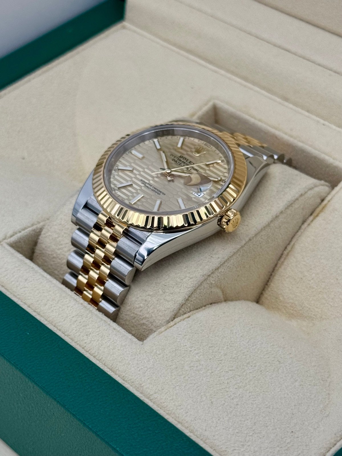 2022 Rolex Datejust 41mm 126333 Two-Tone Jubilee Champagne Motif Dial - Image 5
